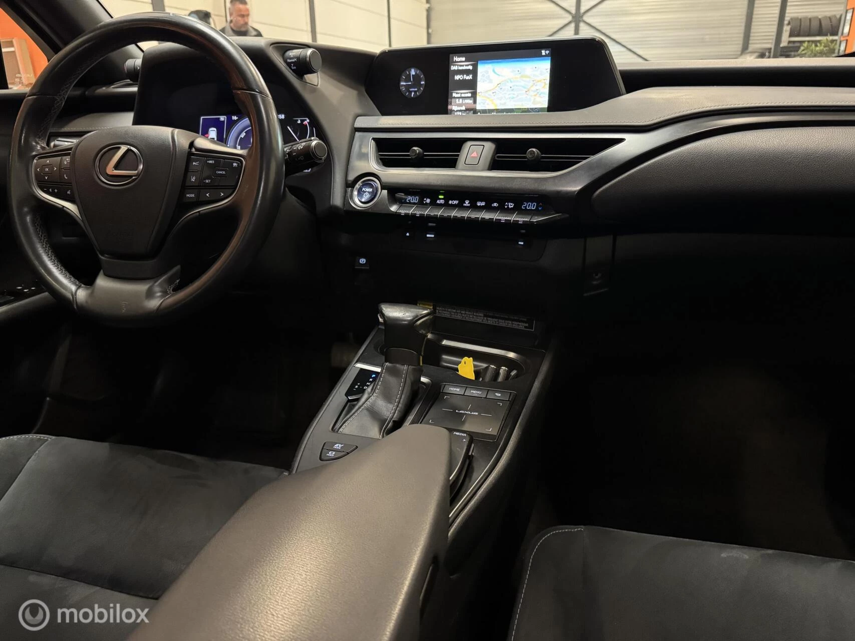 Hoofdafbeelding Lexus UX