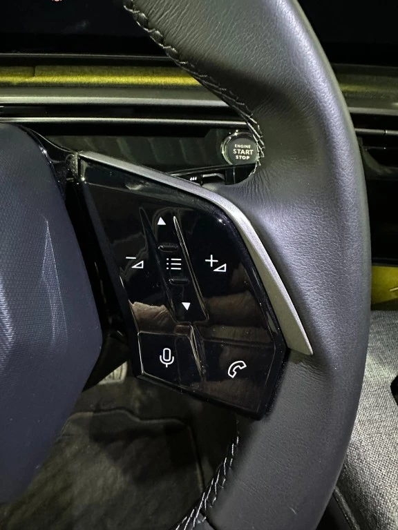 Hoofdafbeelding Peugeot e-3008