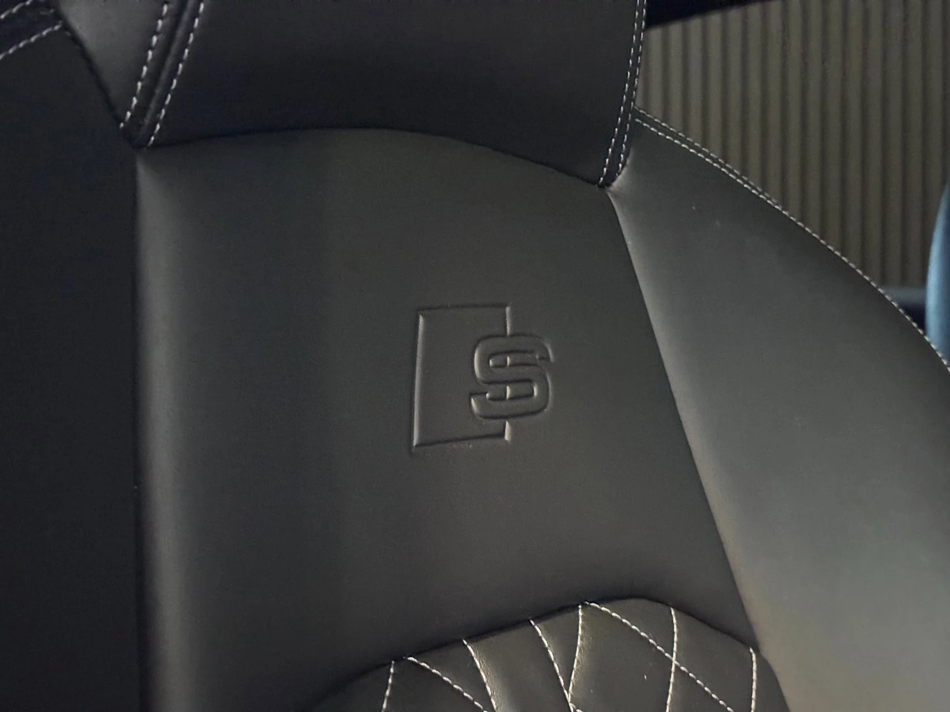 Hoofdafbeelding Audi S4