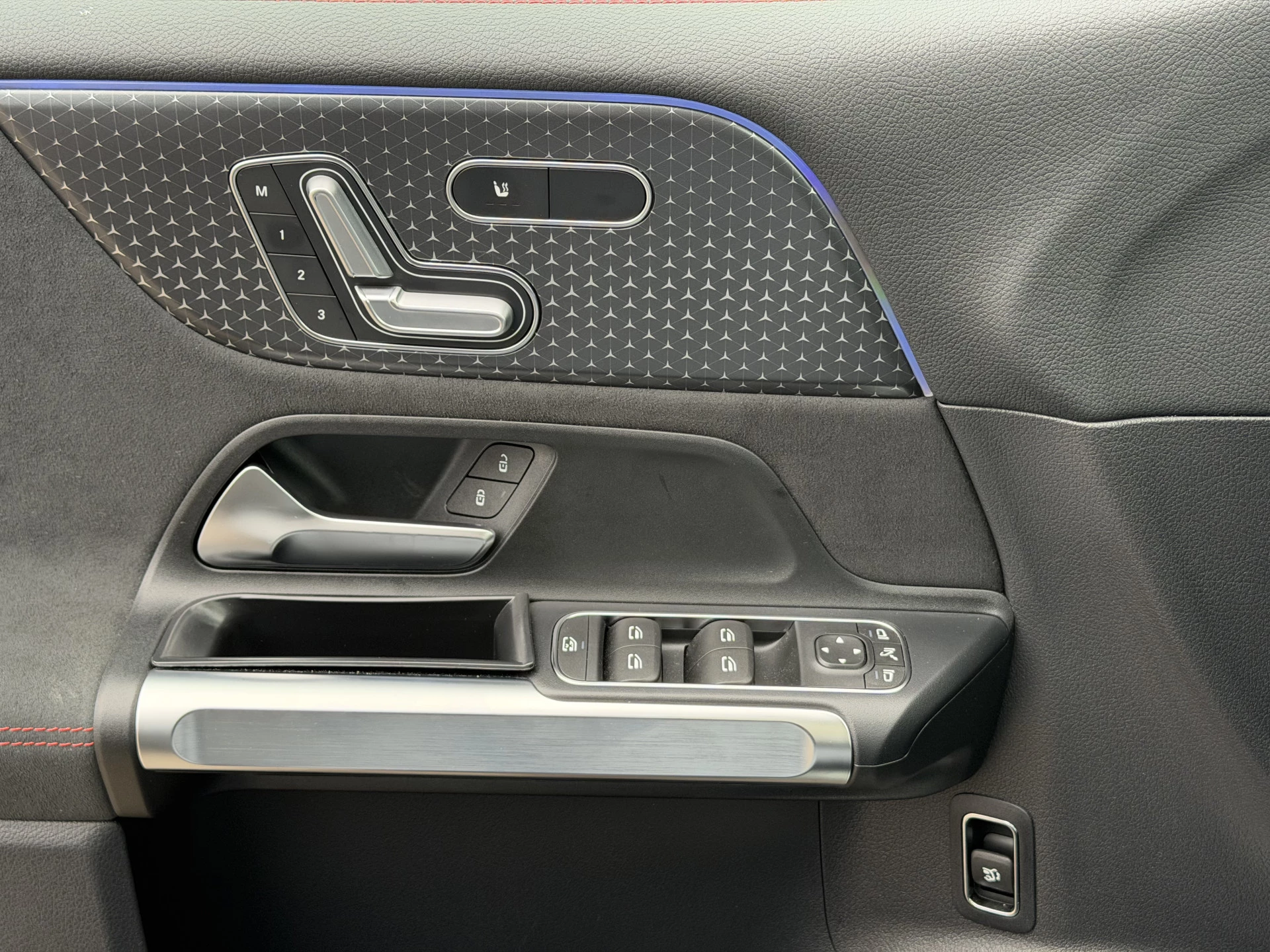 Hoofdafbeelding Mercedes-Benz EQB