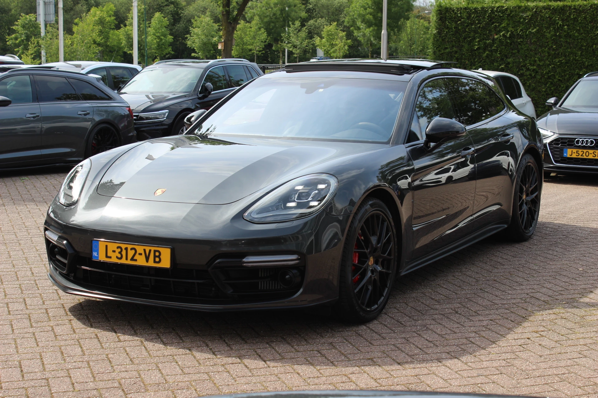 Hoofdafbeelding Porsche Panamera