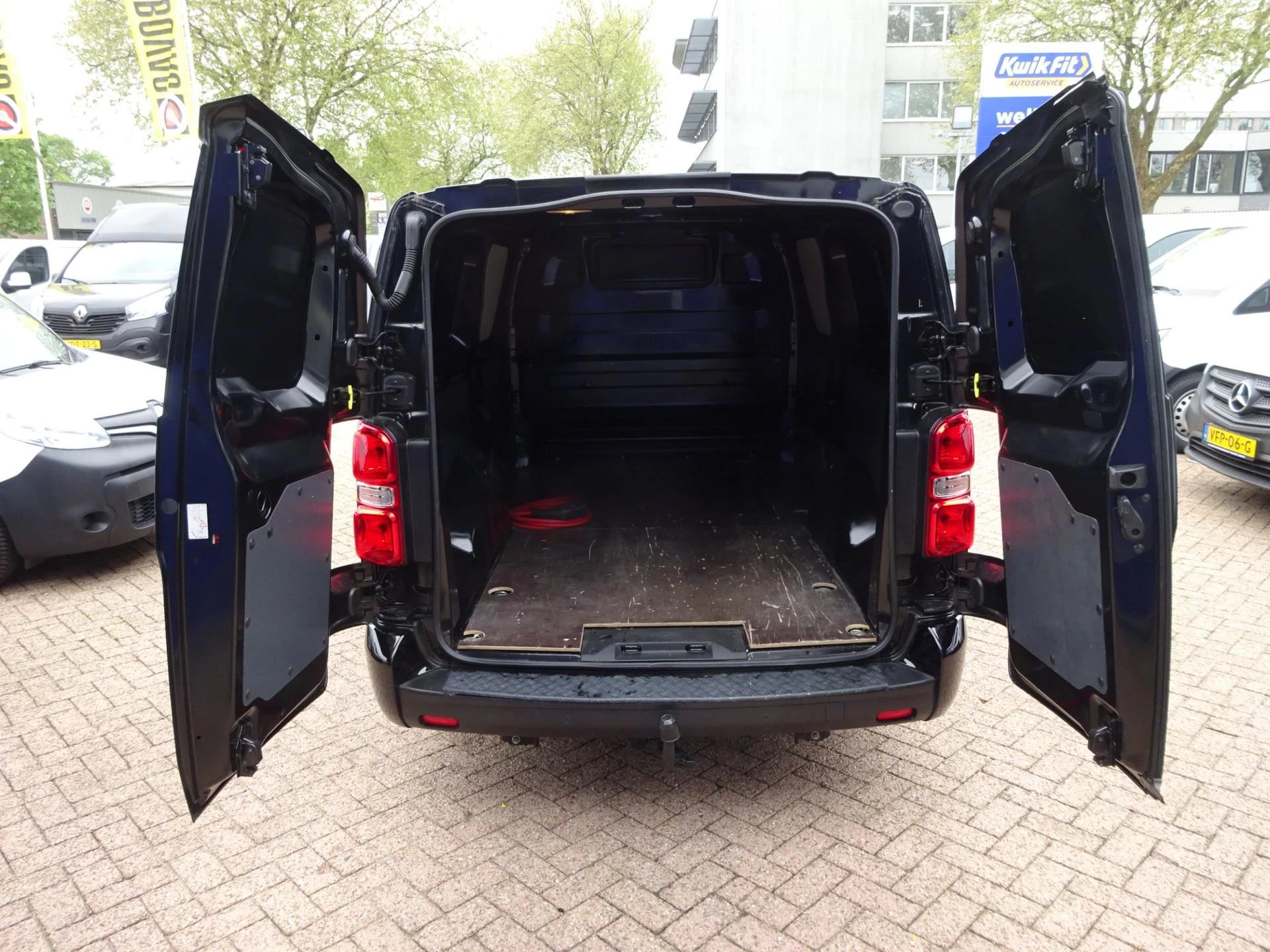 Hoofdafbeelding Peugeot e-Expert