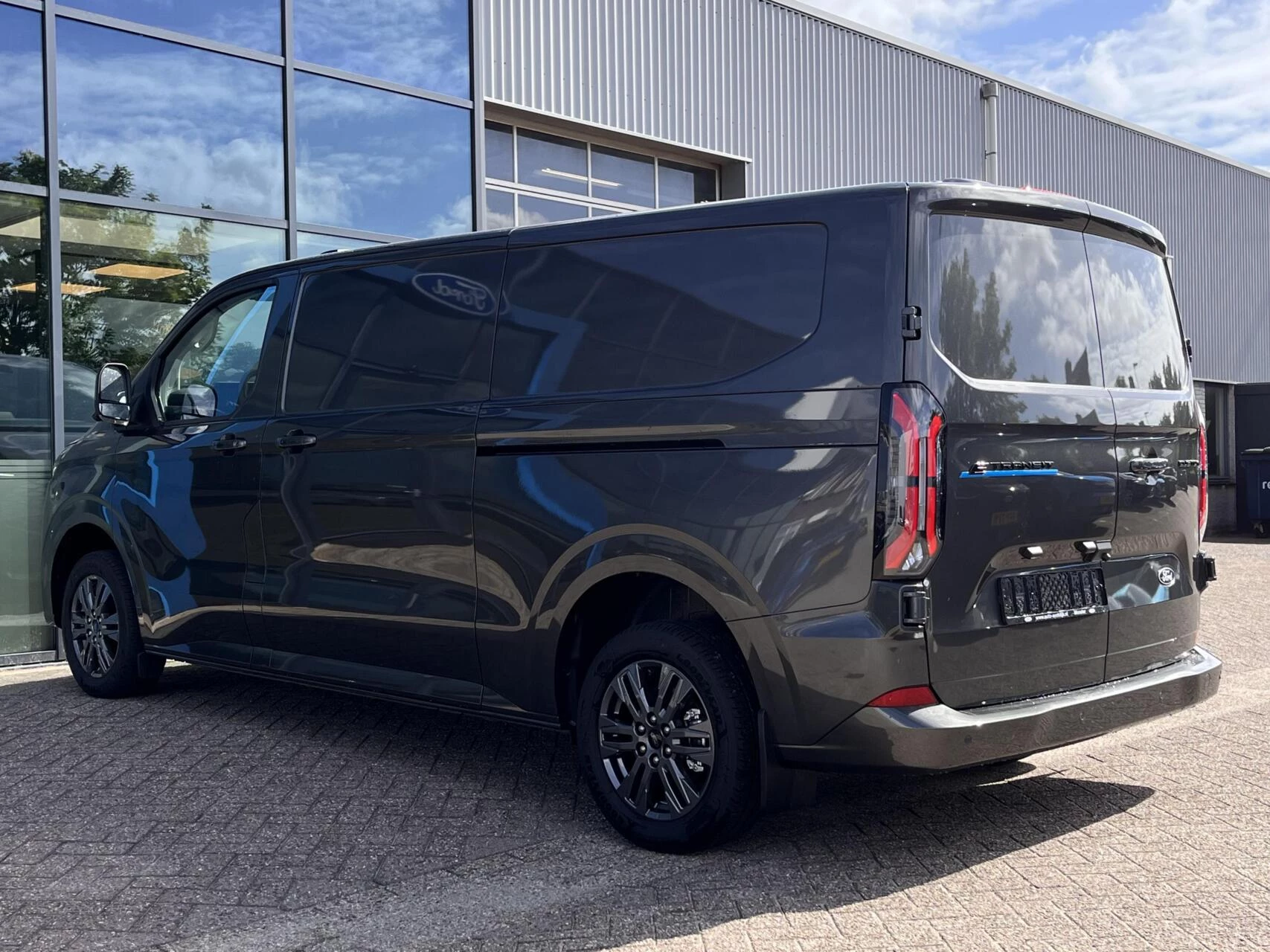 Hoofdafbeelding Ford E-Transit Custom
