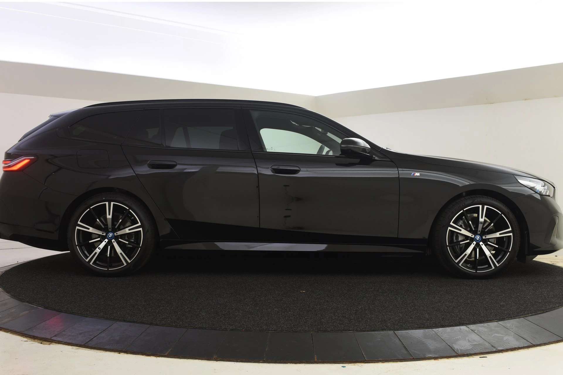 Hoofdafbeelding BMW i5