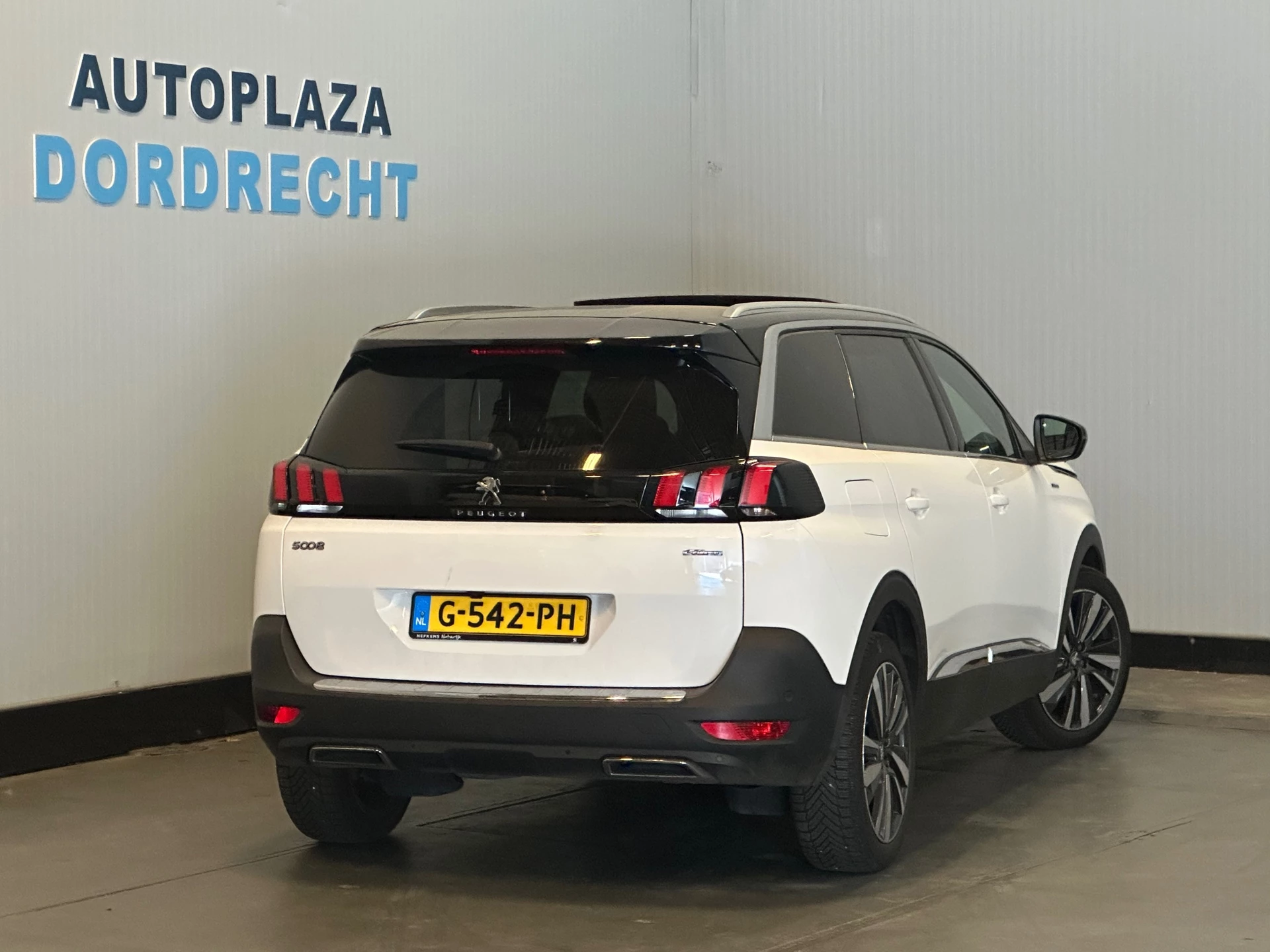 Hoofdafbeelding Peugeot 5008