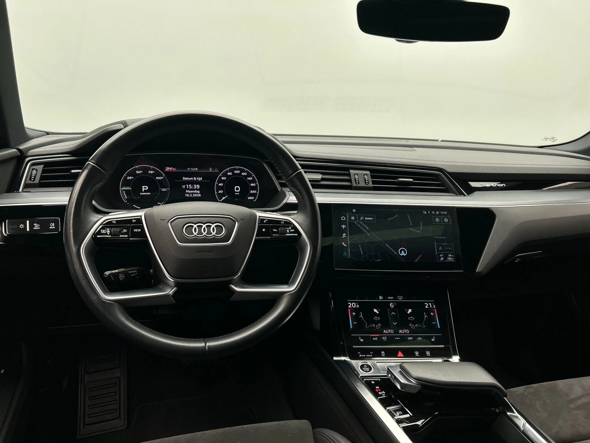 Hoofdafbeelding Audi e-tron