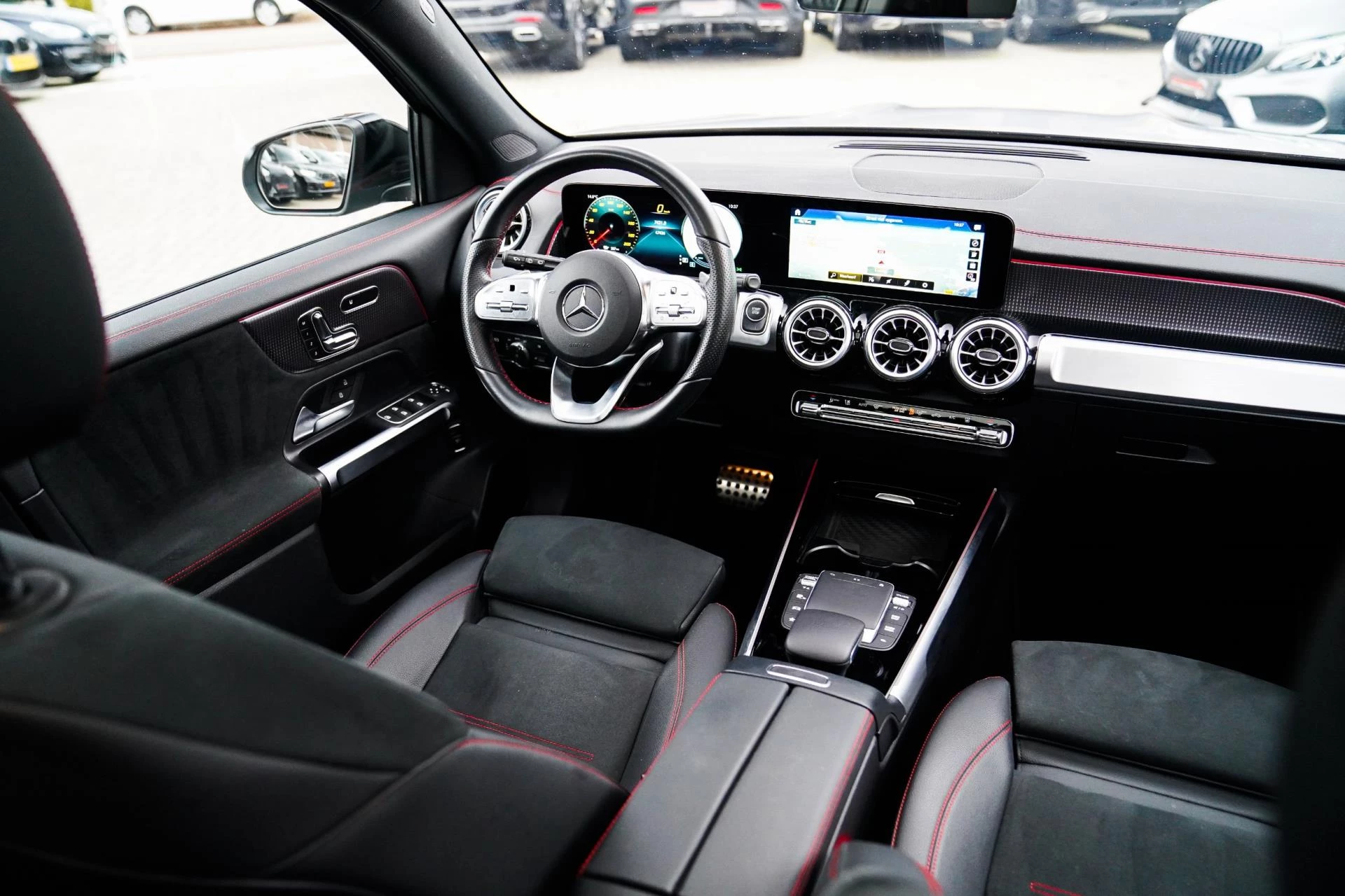 Hoofdafbeelding Mercedes-Benz EQB