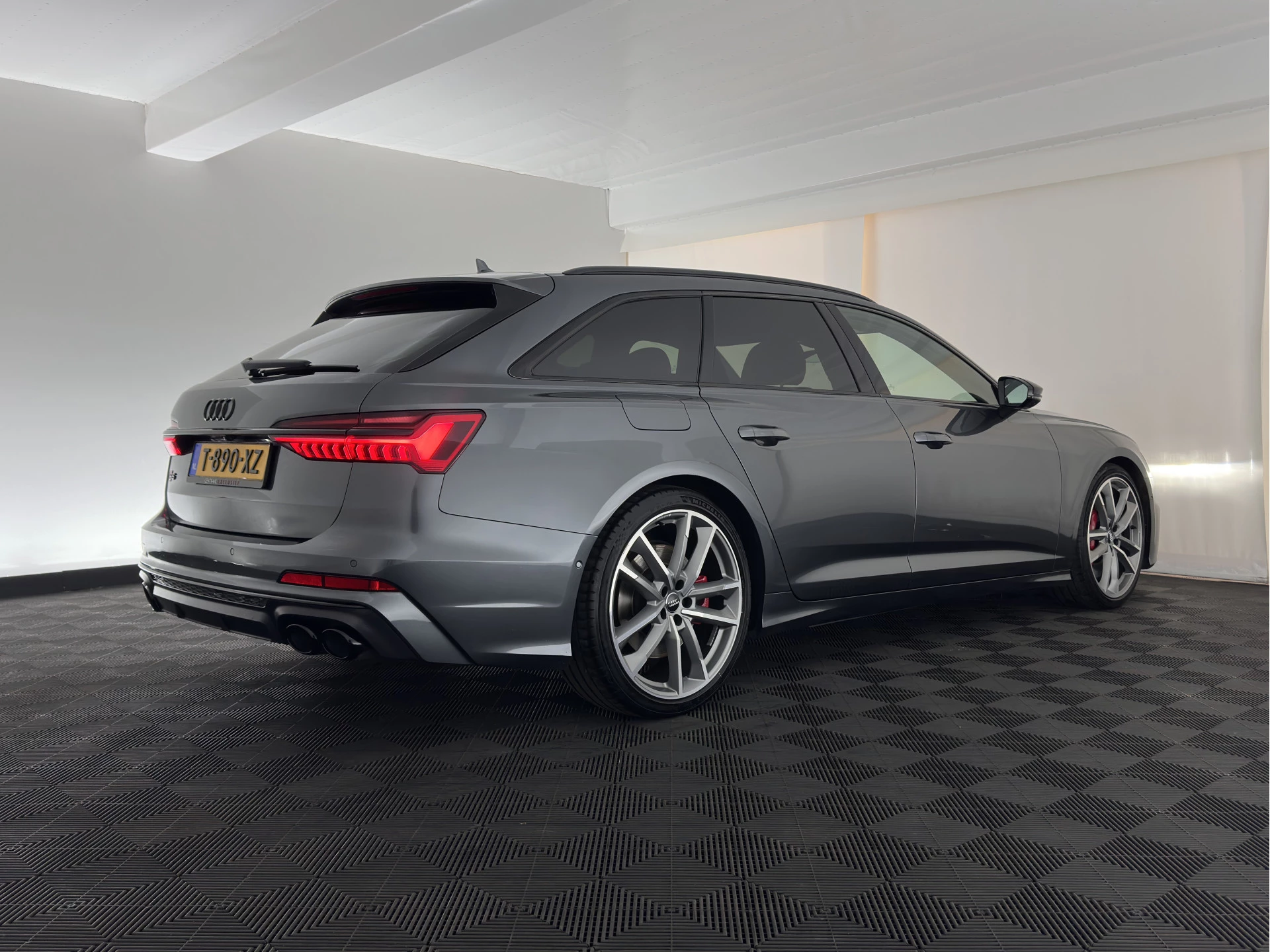 Hoofdafbeelding Audi S6