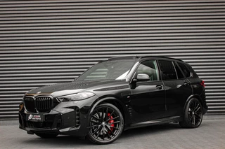 Hoofdafbeelding BMW X5 BMW X5 XDrive50e High Executive M-SPORT PRO / HEAD- UP / PANO- DAK / LUCHTVERING / DRIVING ASSISANT PROFESSIONAL / MENORY / LED