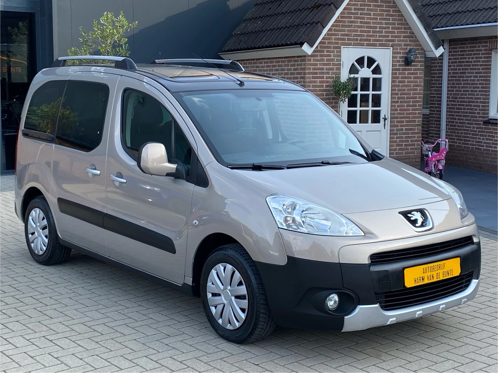 Hoofdafbeelding Peugeot Partner