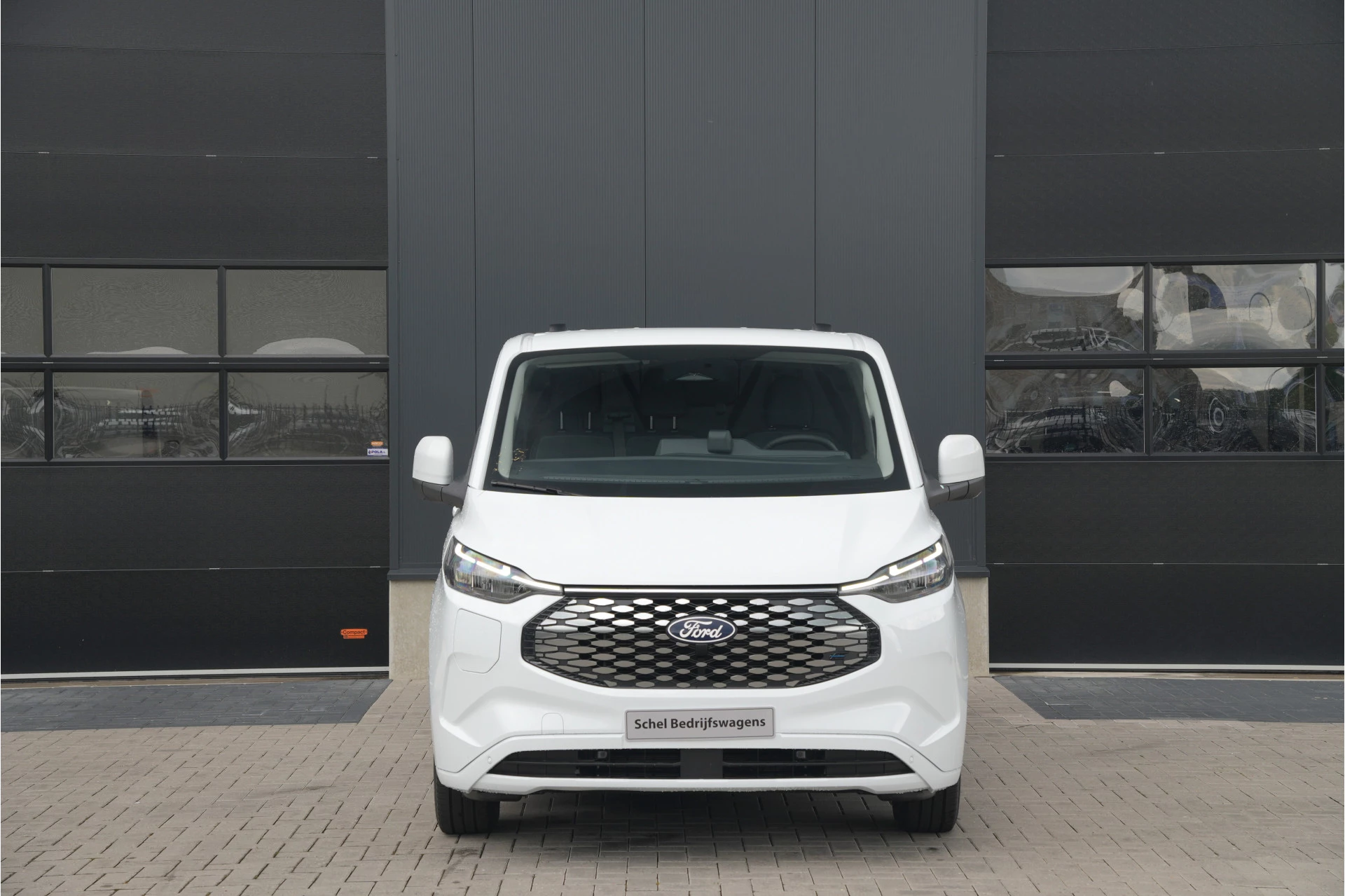 Hoofdafbeelding Ford E-Transit Custom