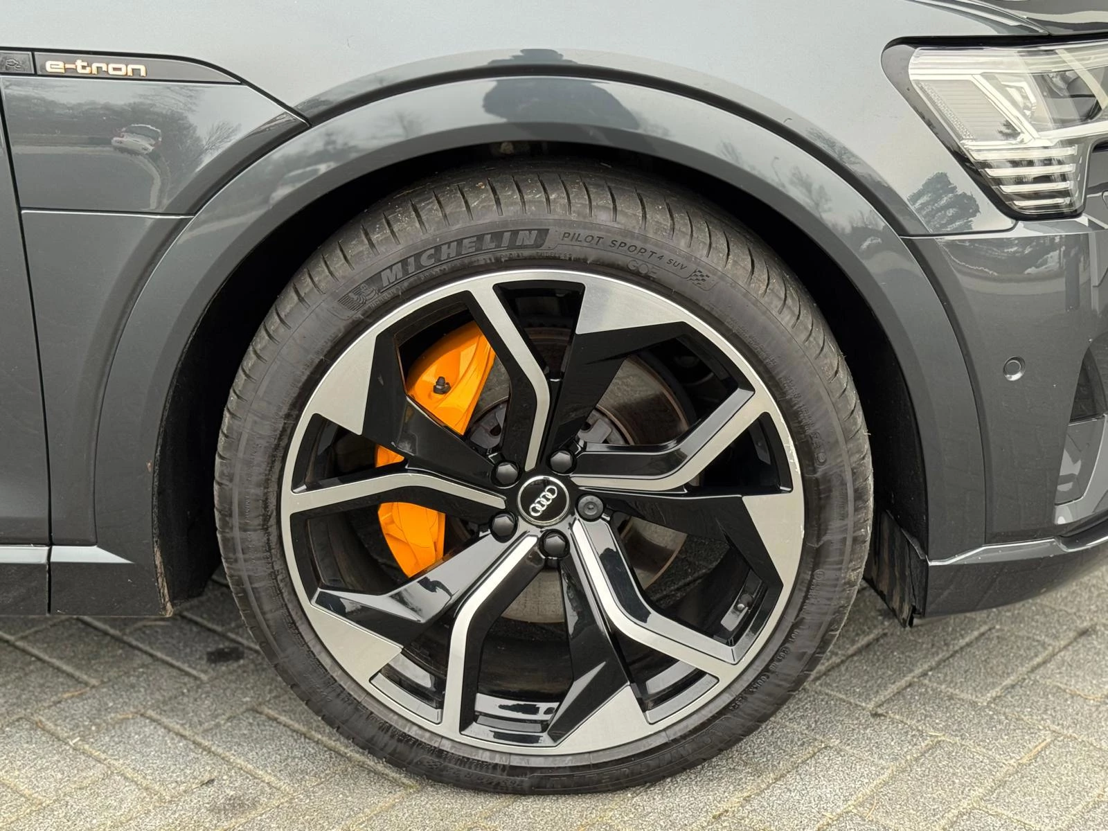 Hoofdafbeelding Audi e-tron