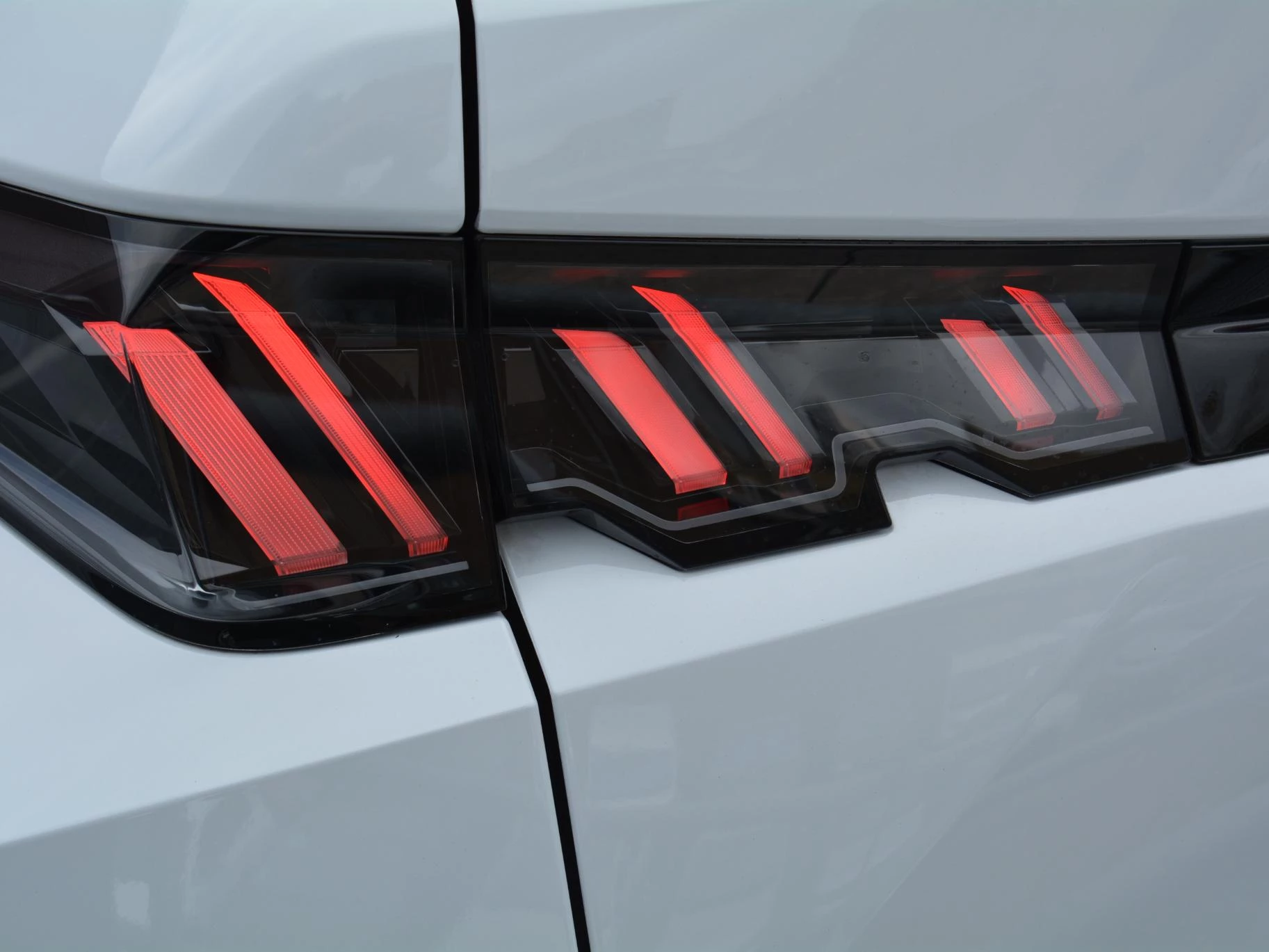 Hoofdafbeelding Peugeot e-3008