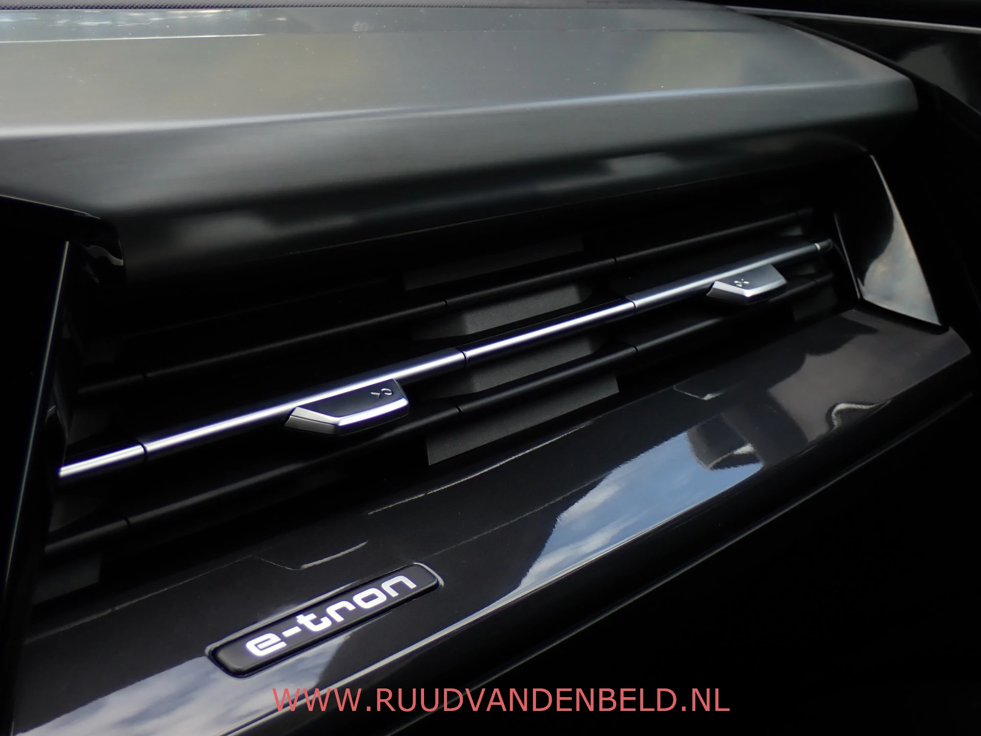 Hoofdafbeelding Audi Q4 e-tron