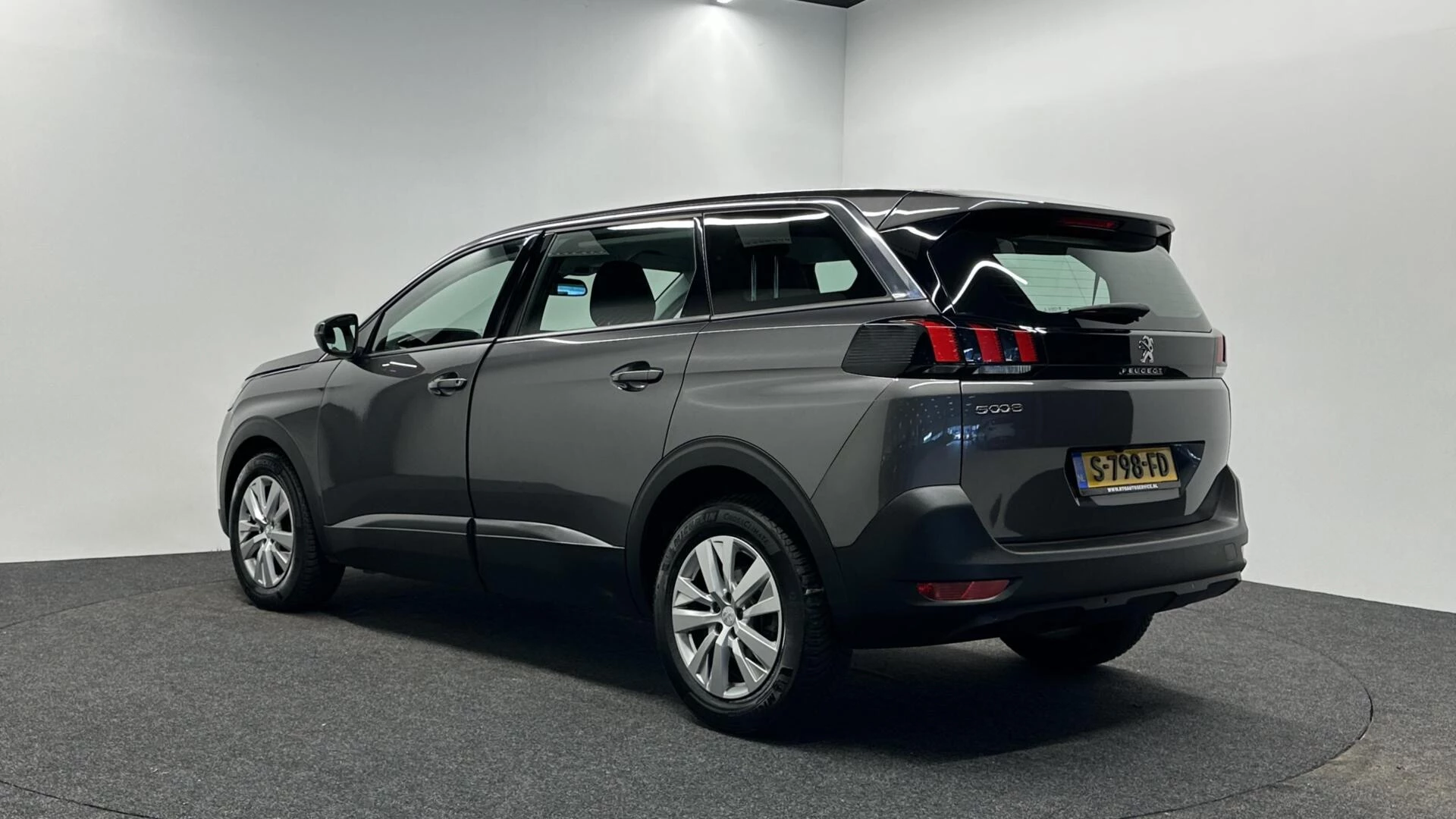 Hoofdafbeelding Peugeot 5008