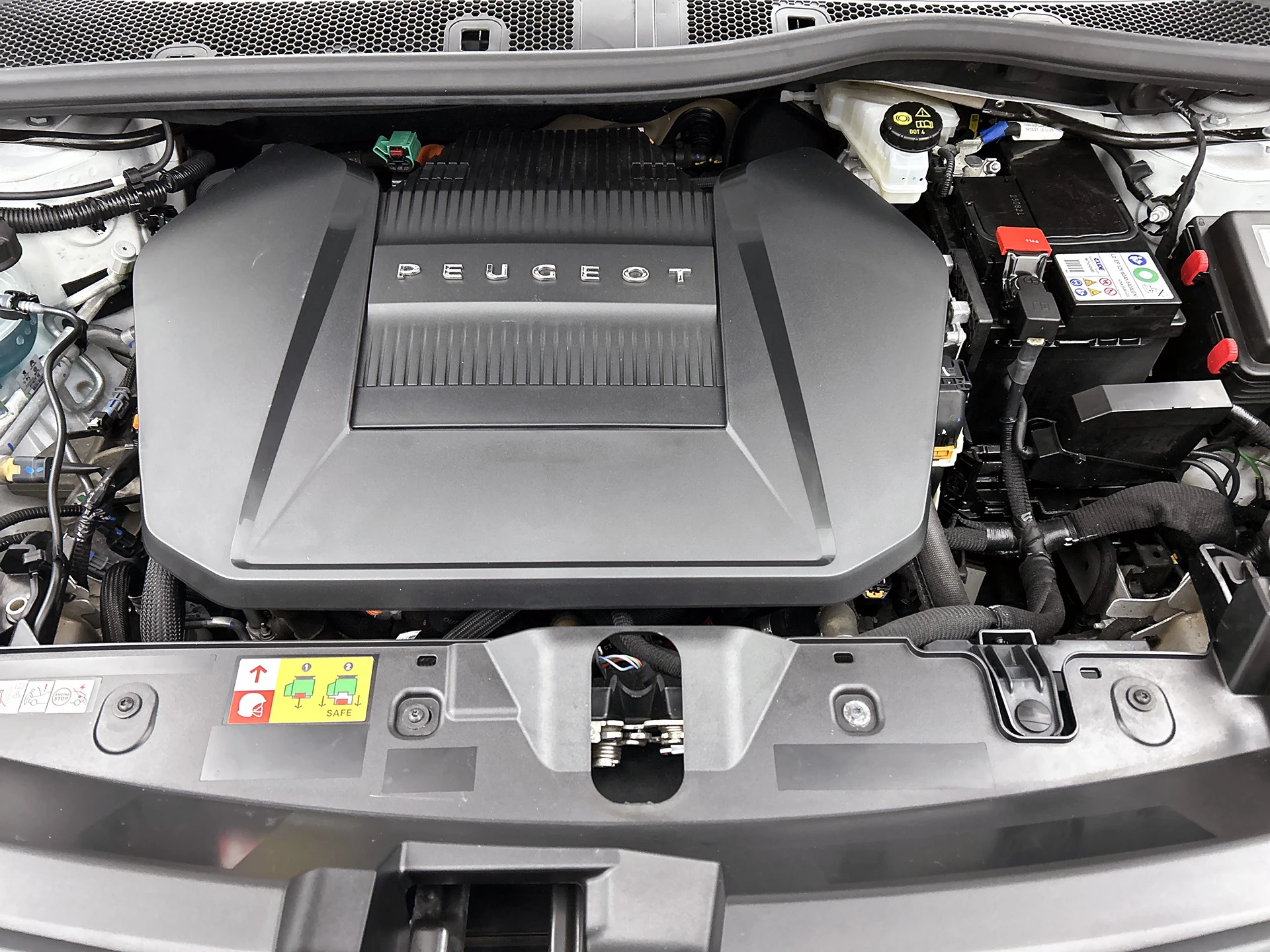 Hoofdafbeelding Peugeot e-2008