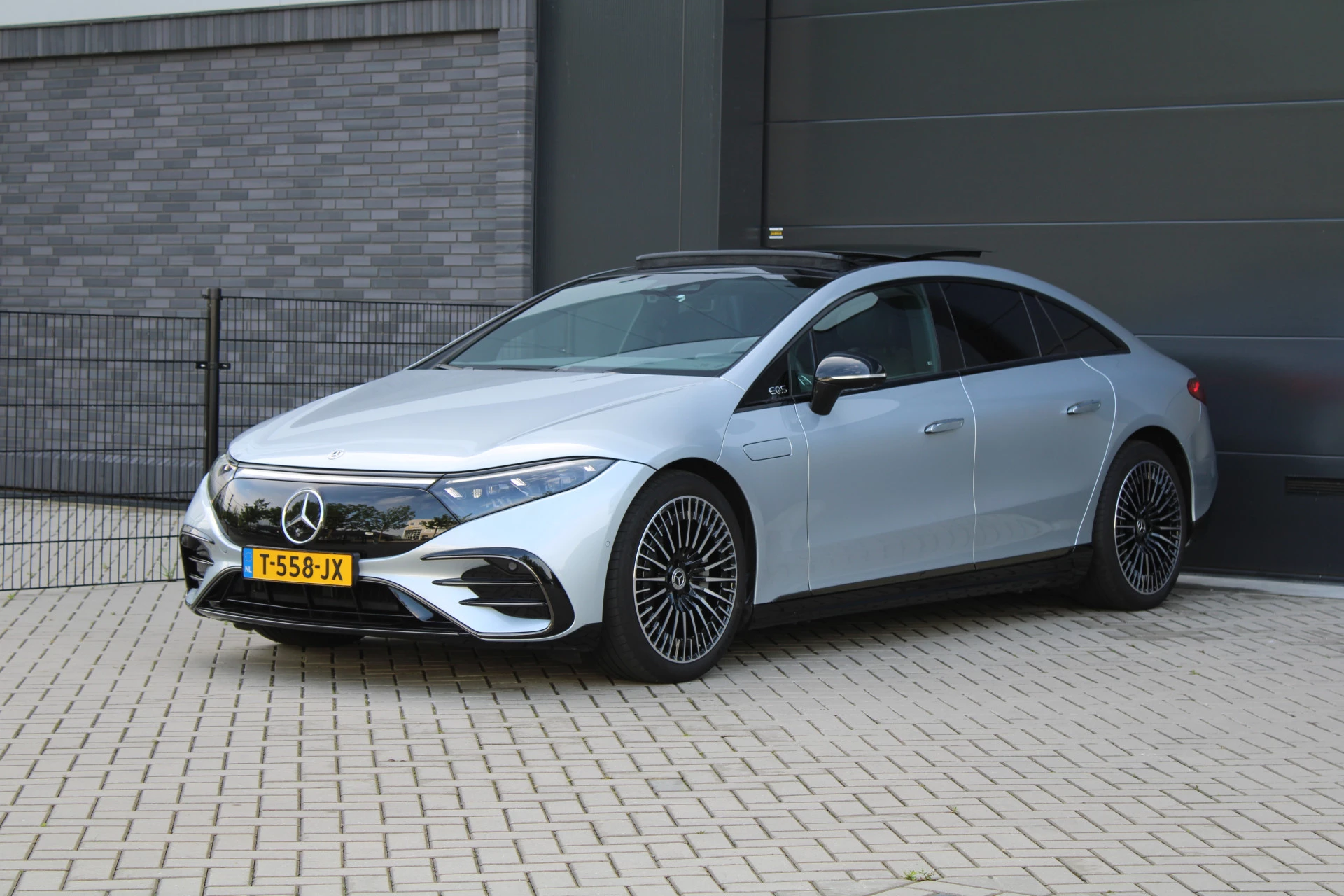 Hoofdafbeelding Mercedes-Benz EQS