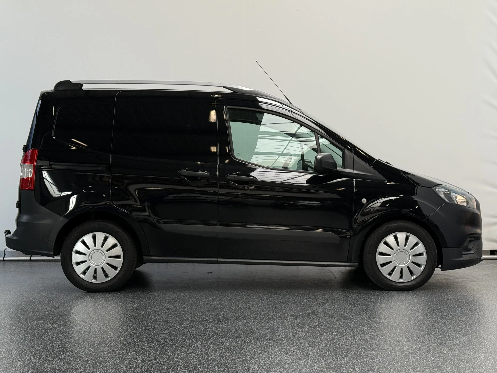 Hoofdafbeelding Ford Transit Courier