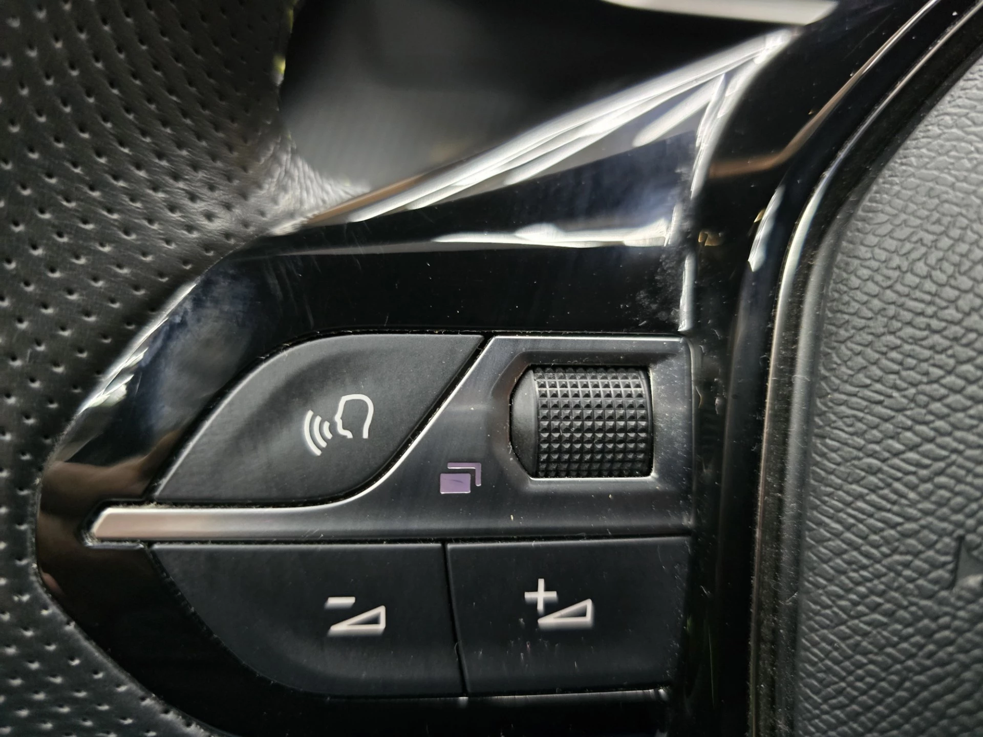 Hoofdafbeelding Peugeot e-2008