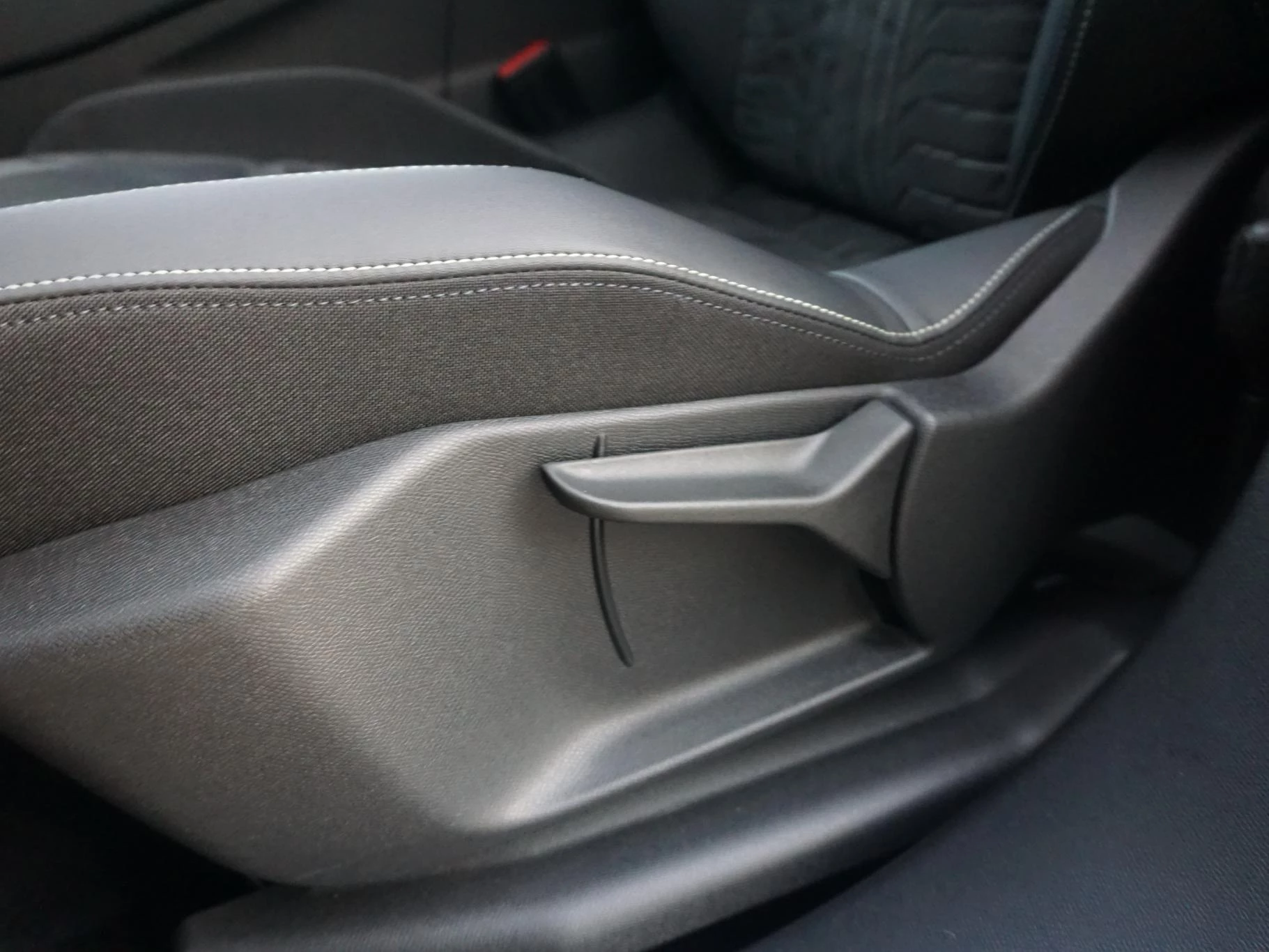 Hoofdafbeelding Peugeot e-3008