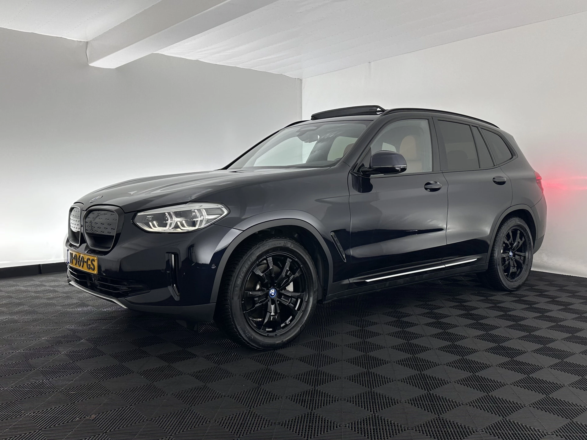 Hoofdafbeelding BMW iX3