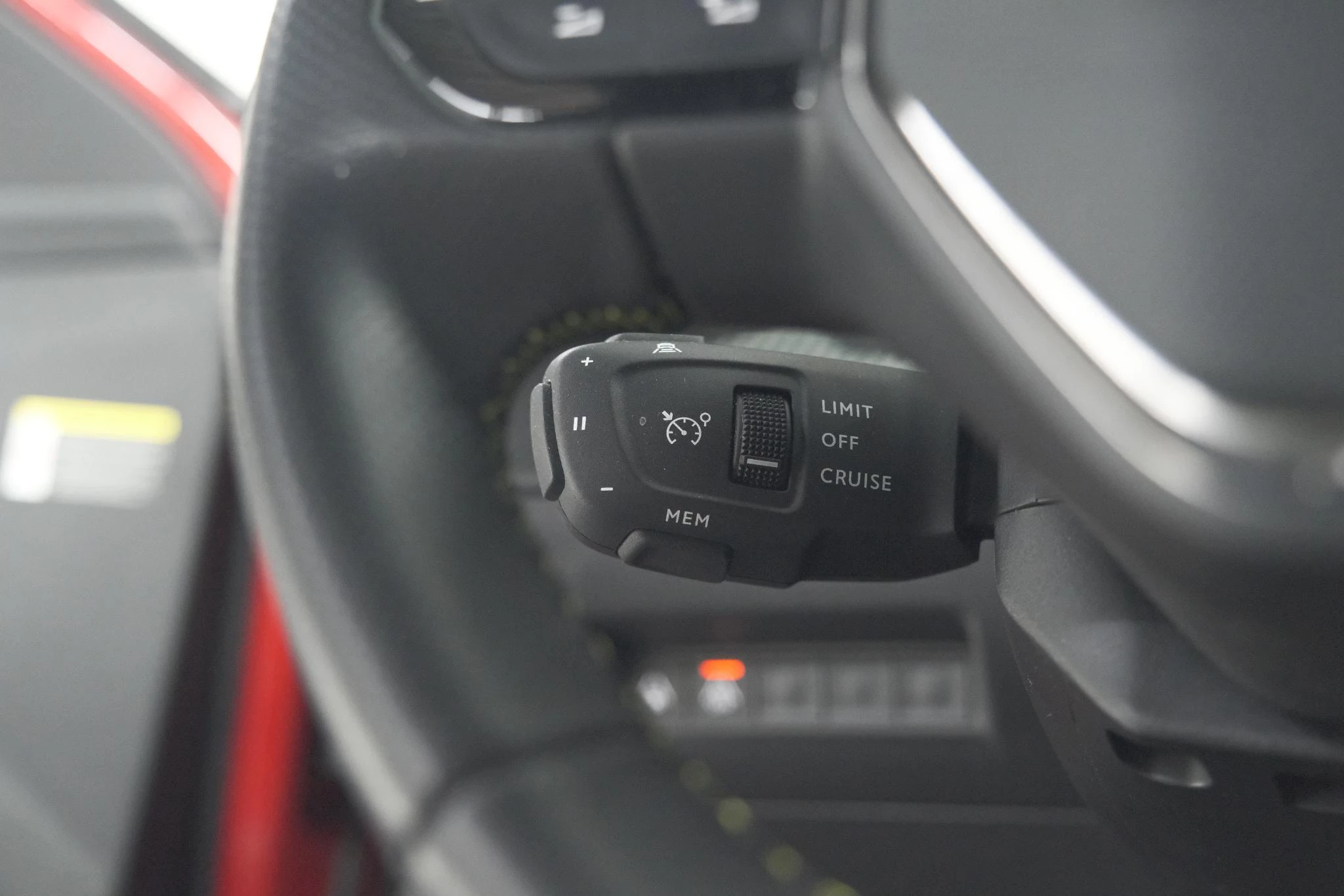 Hoofdafbeelding Peugeot e-2008