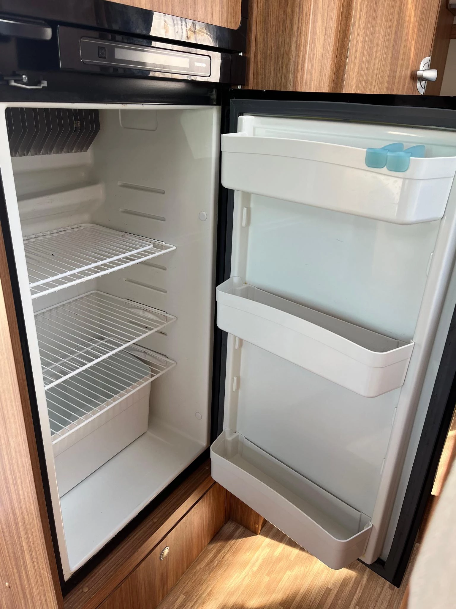 Hoofdafbeelding Carado Capron T 449