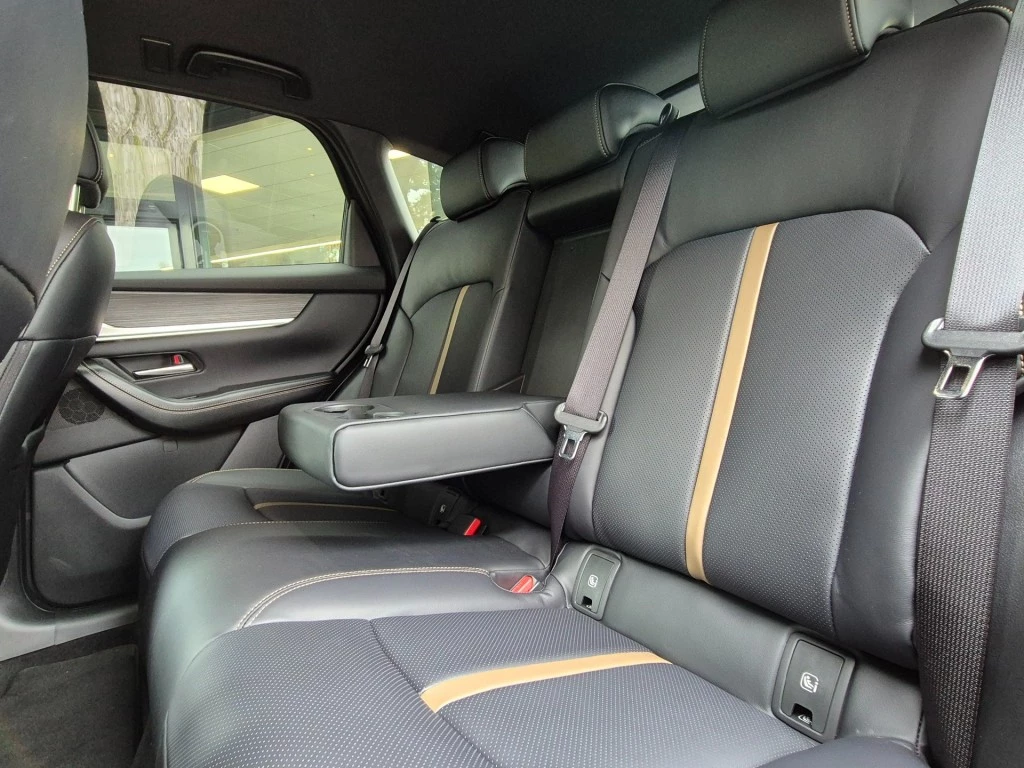 Hoofdafbeelding Mazda CX-60