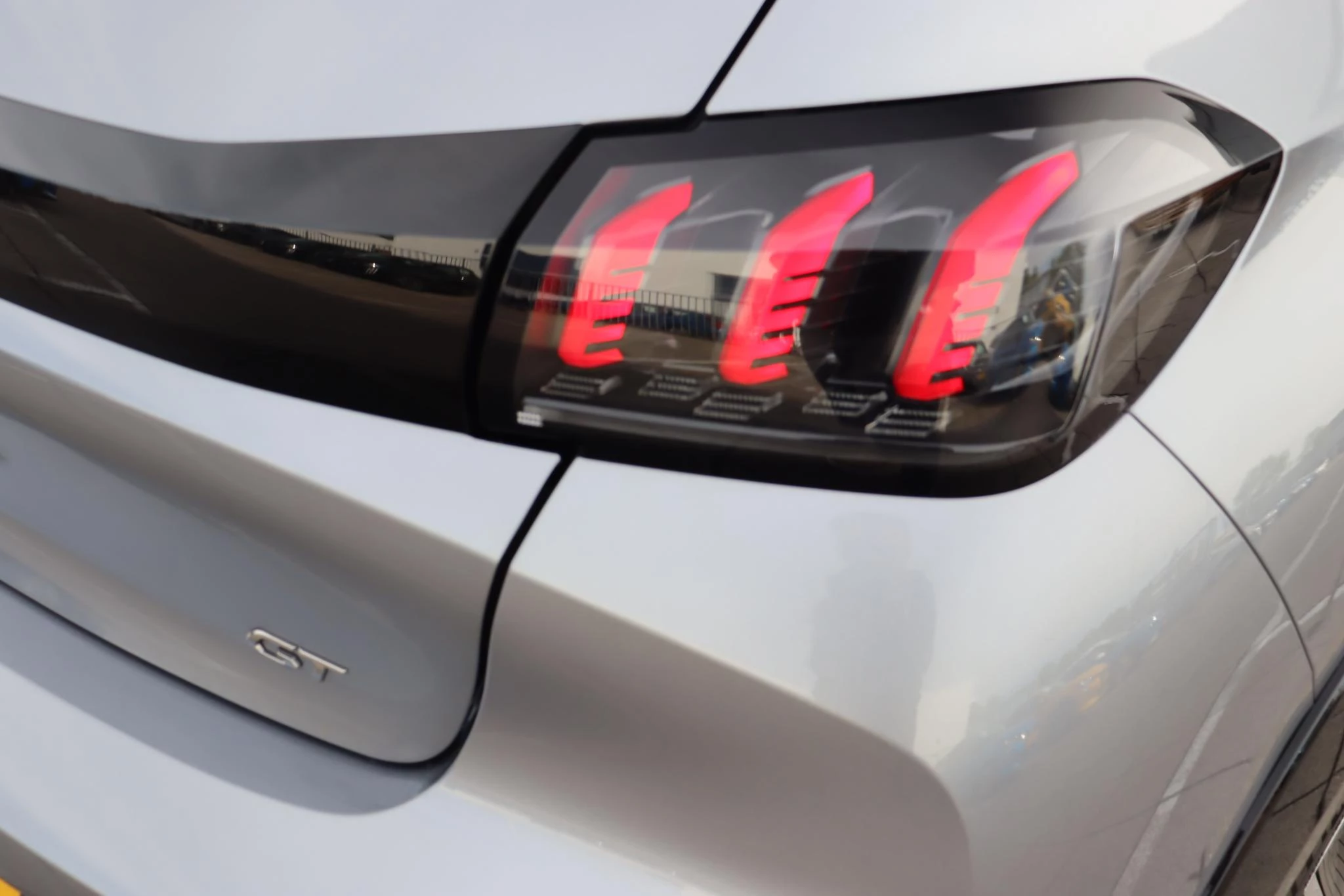 Hoofdafbeelding Peugeot e-208