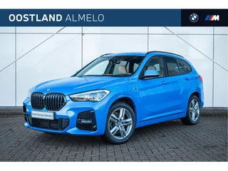 BMW X1 xDrive25e High Executive M Sport Automaat / Panoramadak / Sportstoelen / Trekhaak / Achteruitrijcamera / Stuurverwarming / Adaptieve LED / Head-Up / Harman Kardon