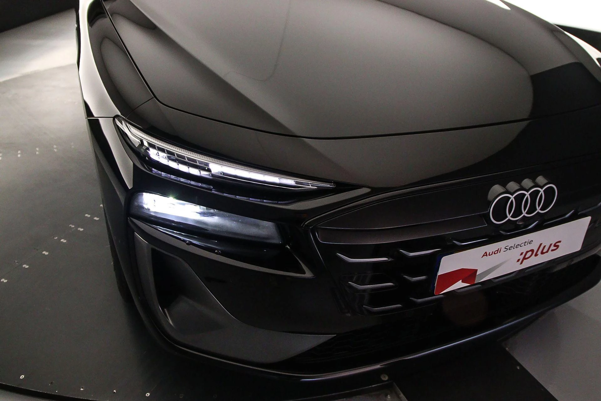 Hoofdafbeelding Audi A6 Avant e-tron