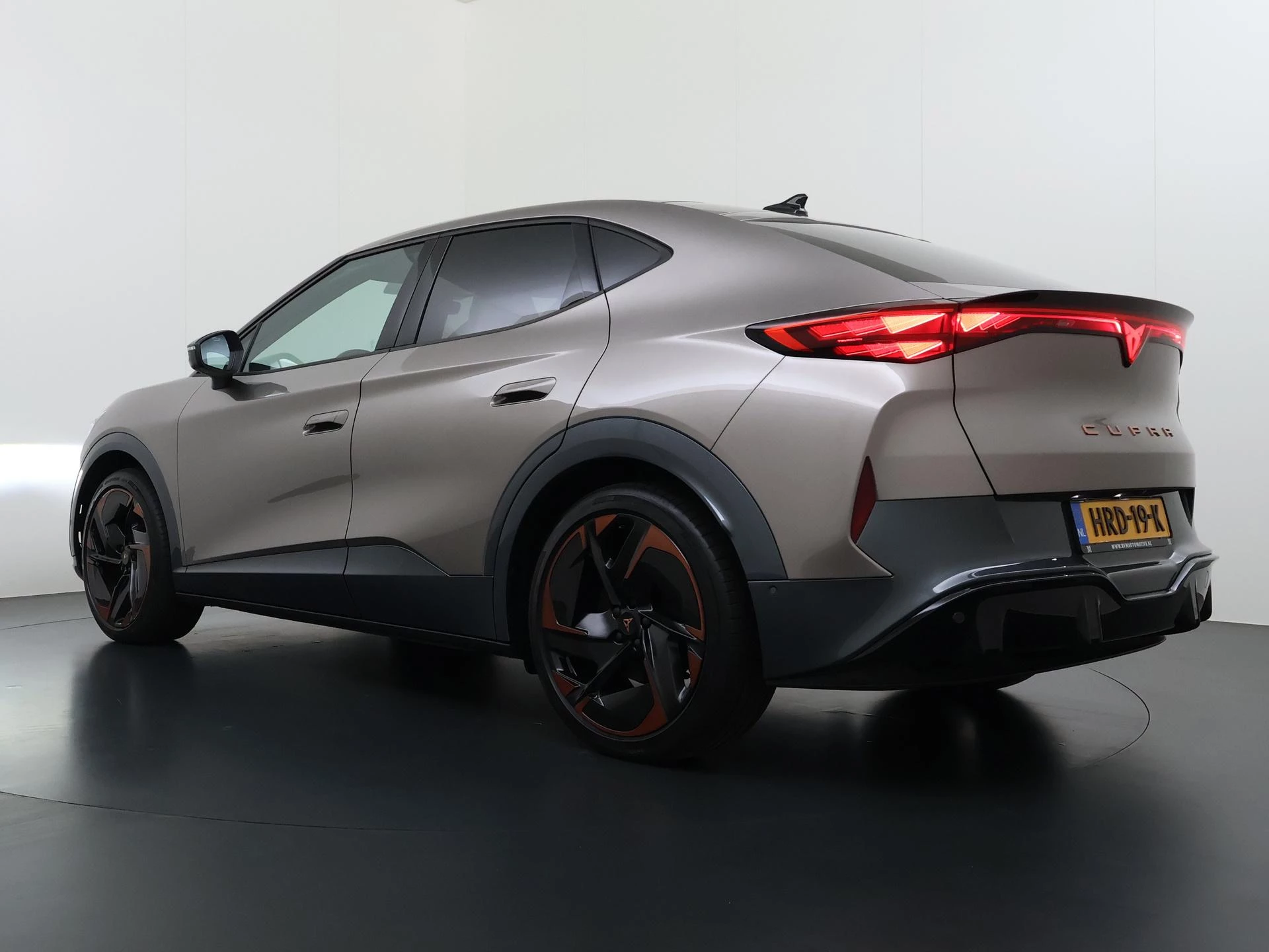 Hoofdafbeelding CUPRA Tavascan