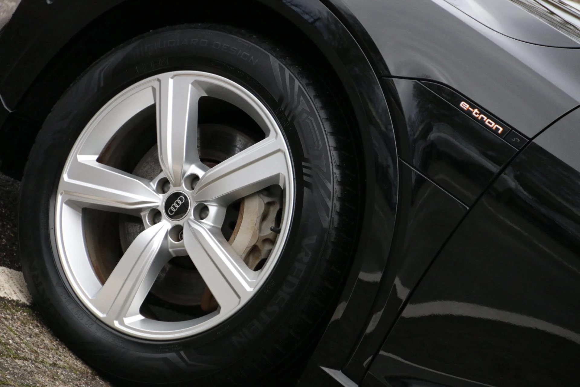 Hoofdafbeelding Audi e-tron