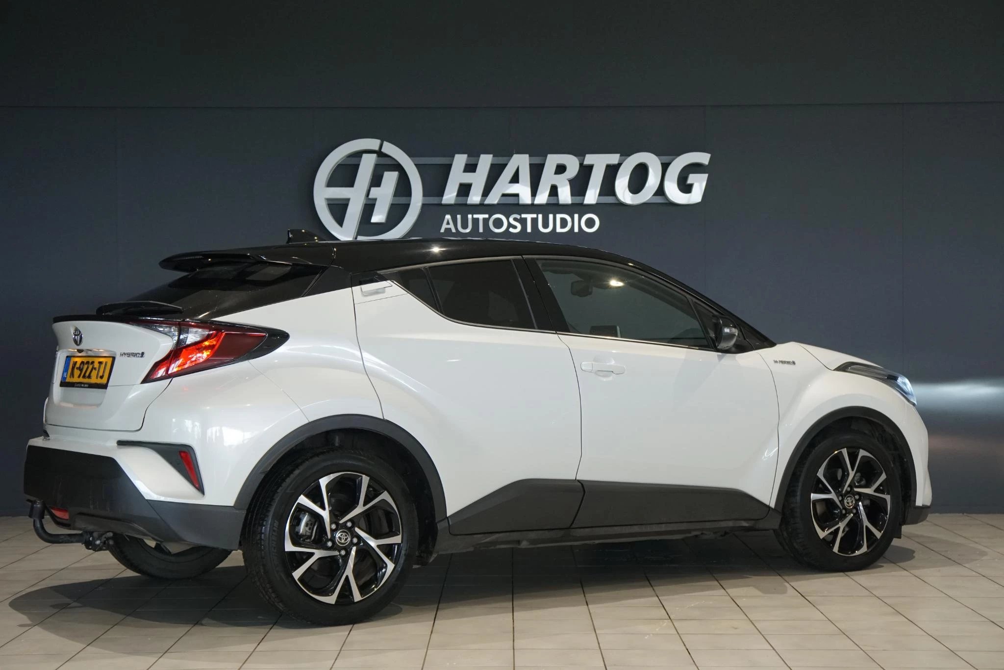 Hoofdafbeelding Toyota C-HR