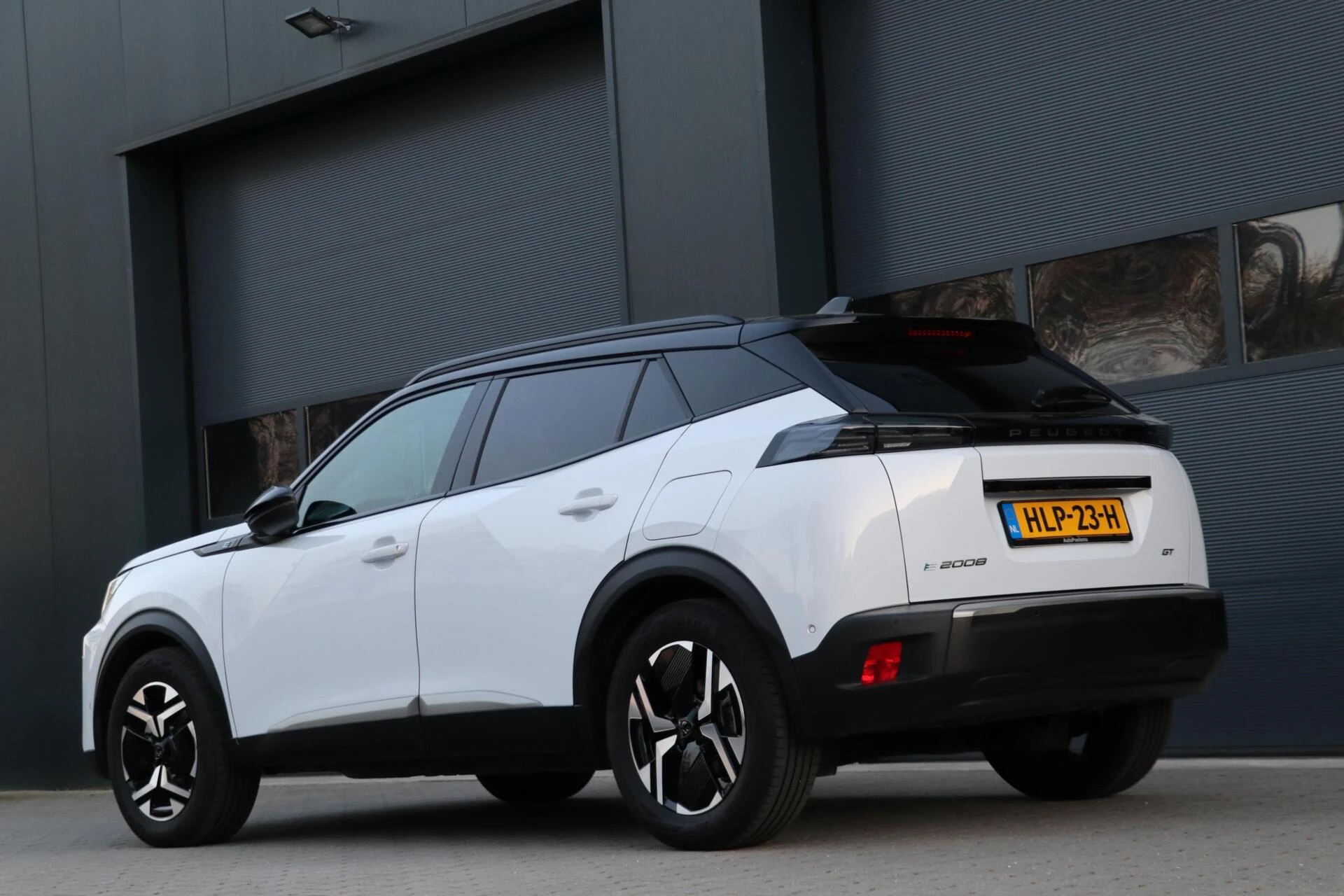 Hoofdafbeelding Peugeot e-2008