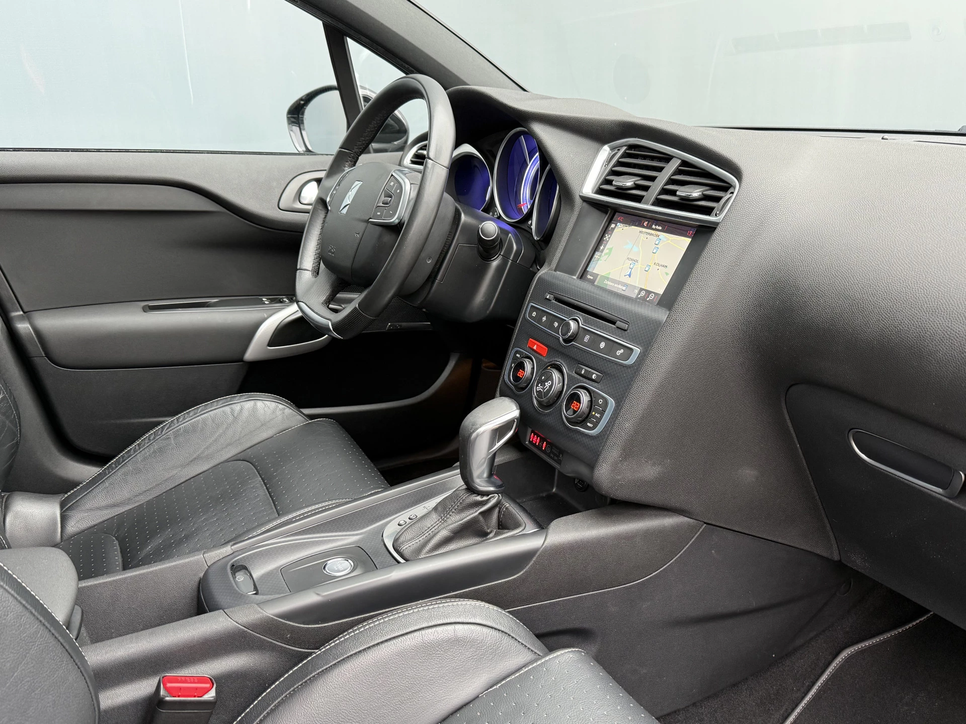 Hoofdafbeelding DS DS 4