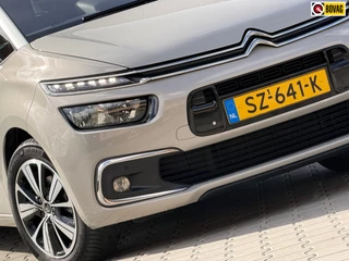 Hoofdafbeelding Citroën Grand C4 Spacetourer Citroen Grand C4 SpaceTourer 1.2 PureTech Business - Sable - Camera/Carplay/7 zitter
