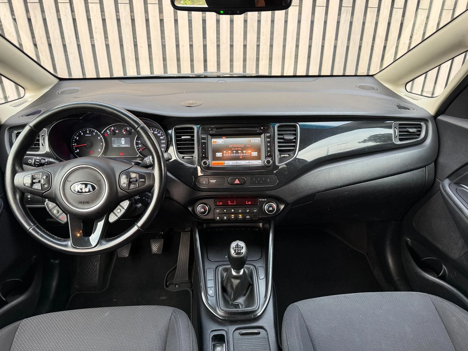Hoofdafbeelding Kia Carens