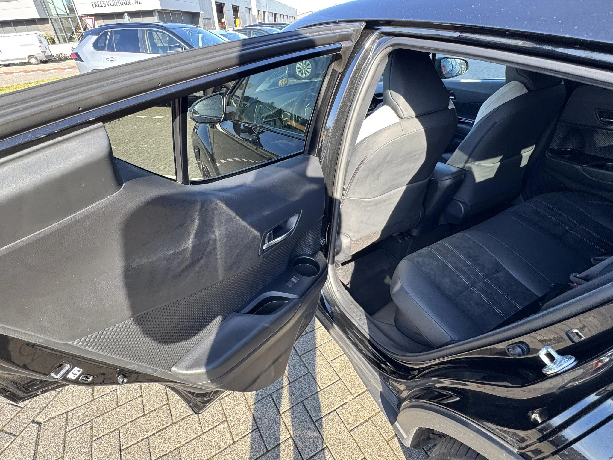 Hoofdafbeelding Toyota C-HR