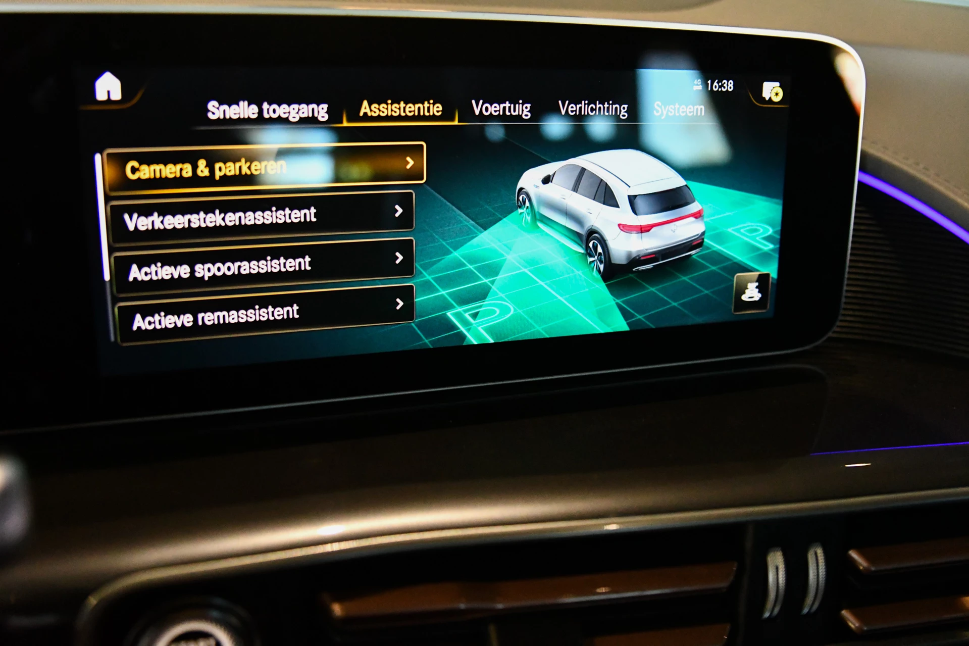 Hoofdafbeelding Mercedes-Benz EQC