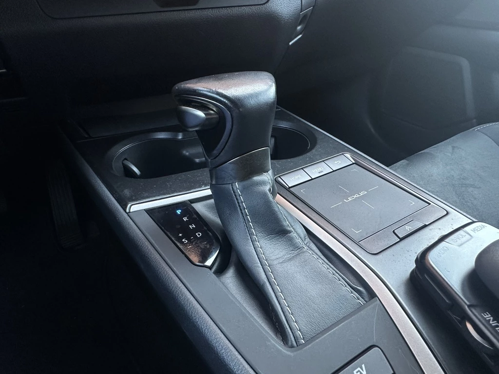 Hoofdafbeelding Lexus UX