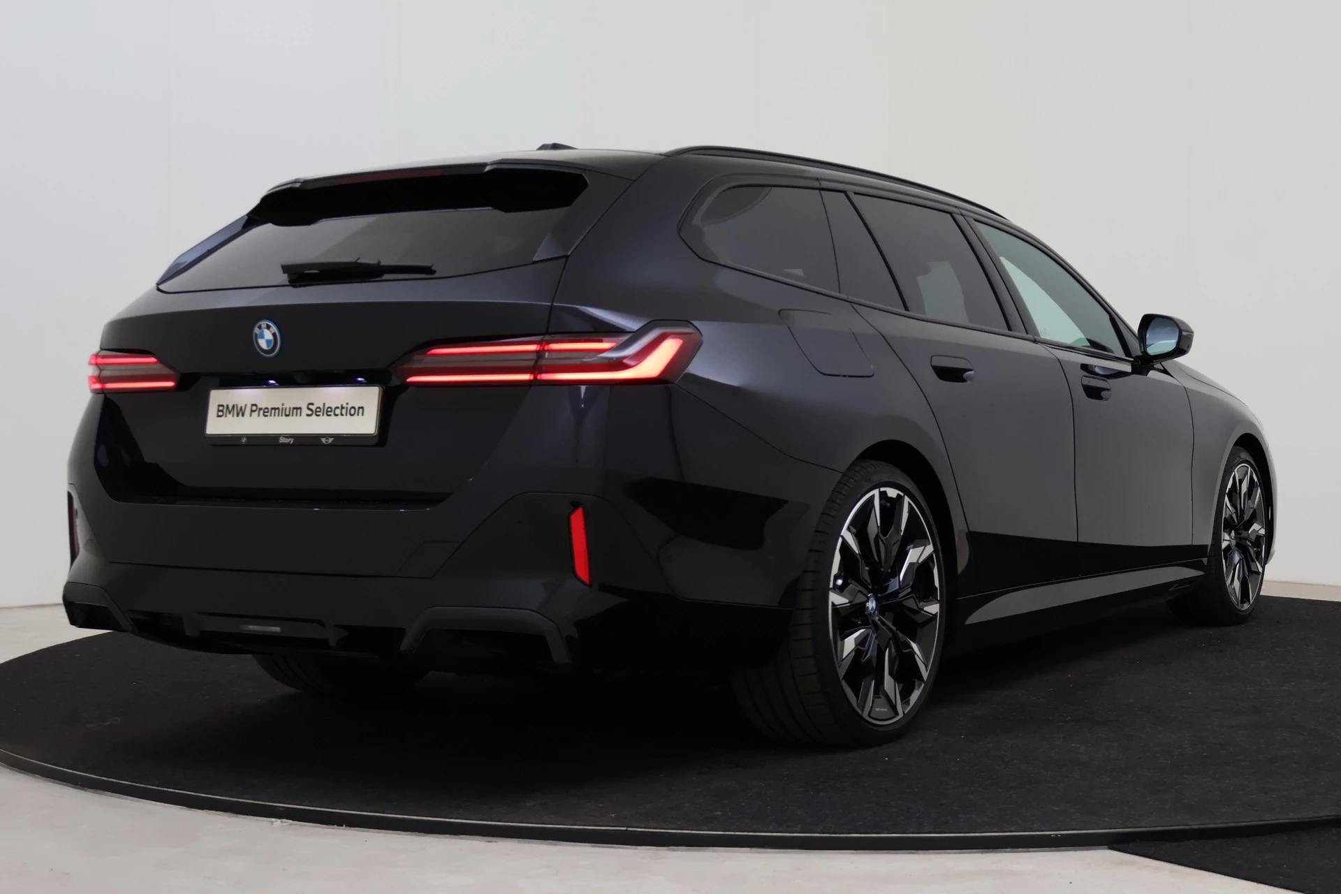Hoofdafbeelding BMW i5