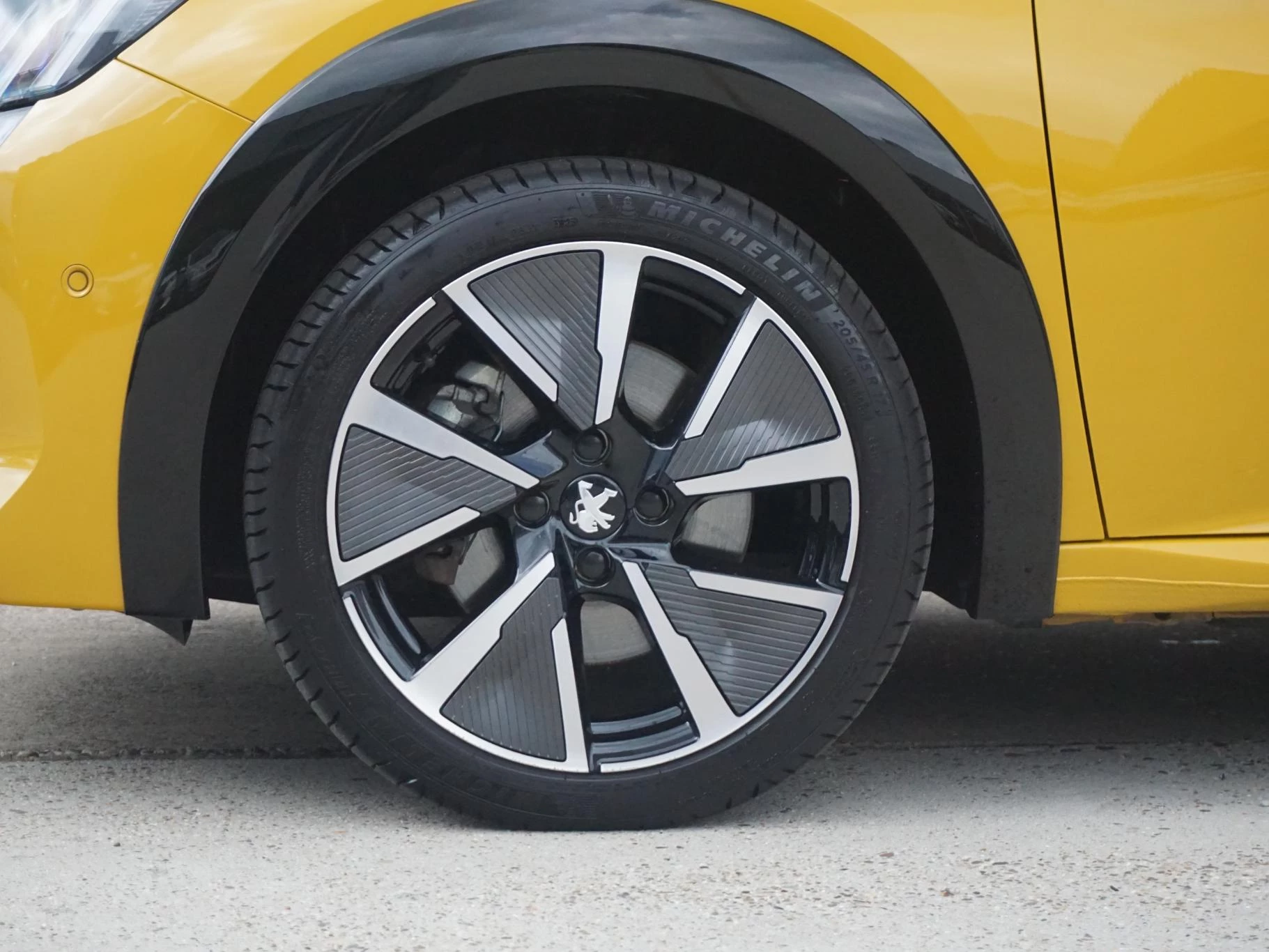 Hoofdafbeelding Peugeot e-208
