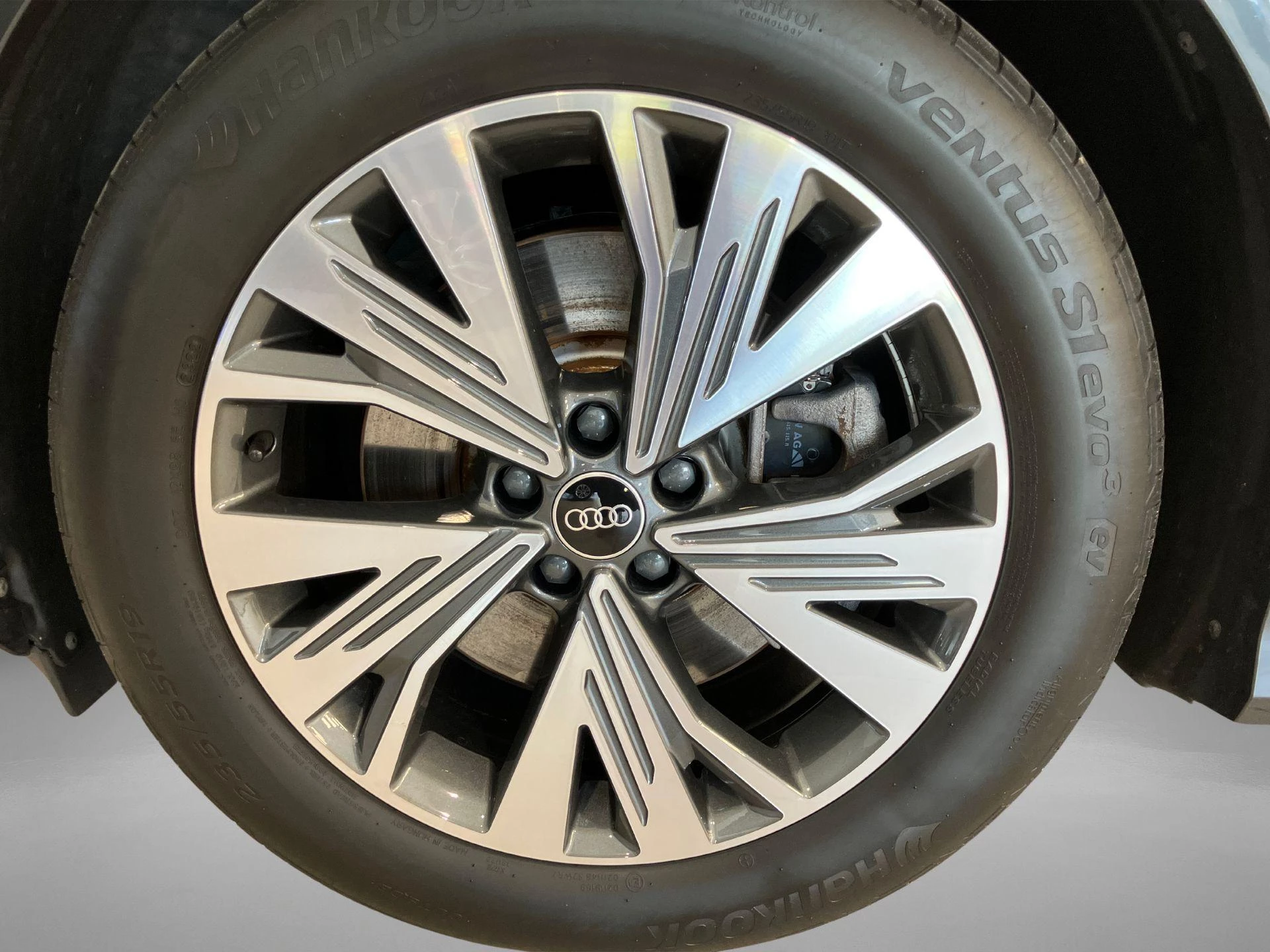 Hoofdafbeelding Audi Q4 Sportback e-tron
