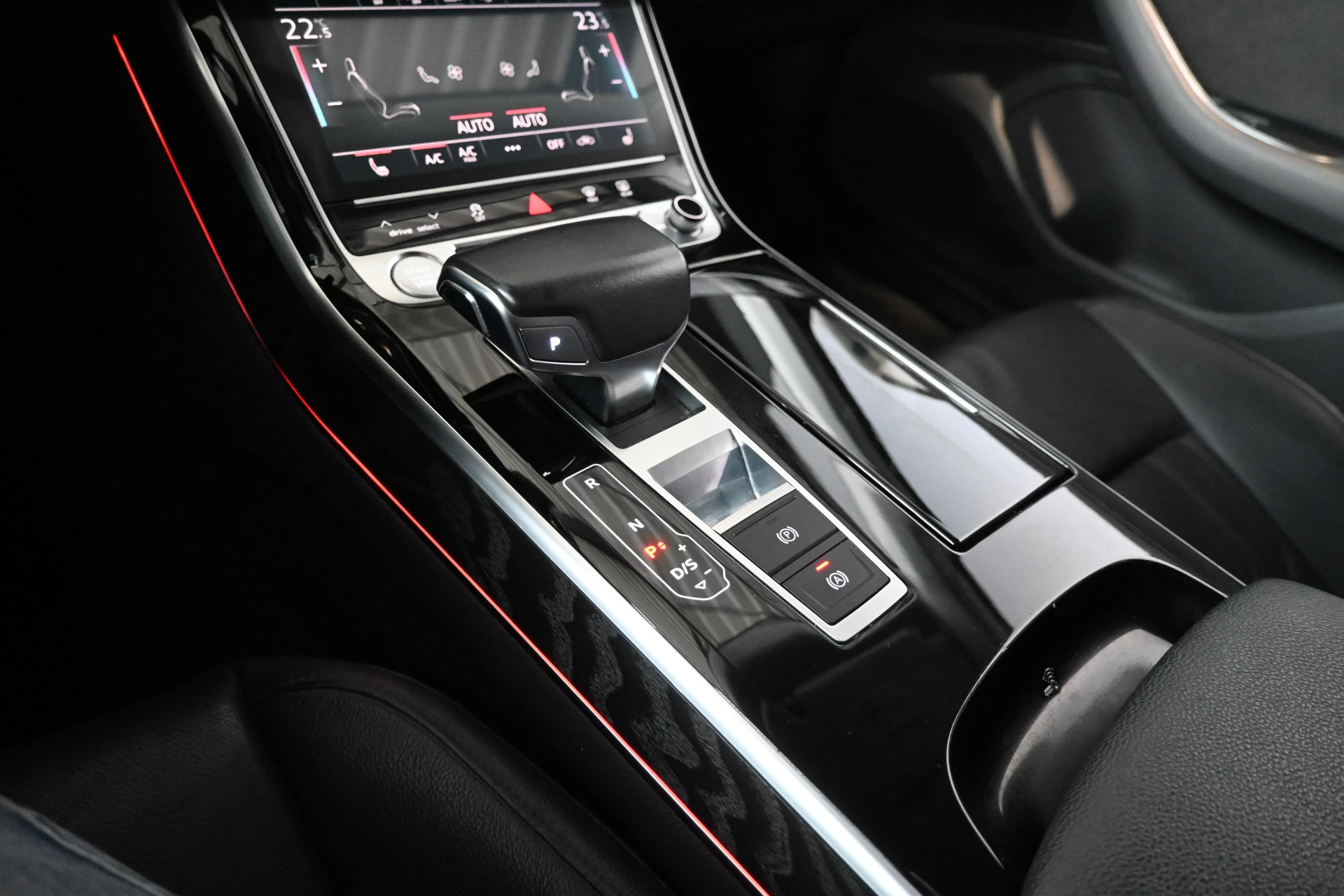Hoofdafbeelding Audi A8