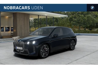 BMW iX xDrive60 / Trekhaak / Parking Assistant Professional / Soft-Close / Adaptieve LED / Stoelventilatie / Comfort Access / Active Steering