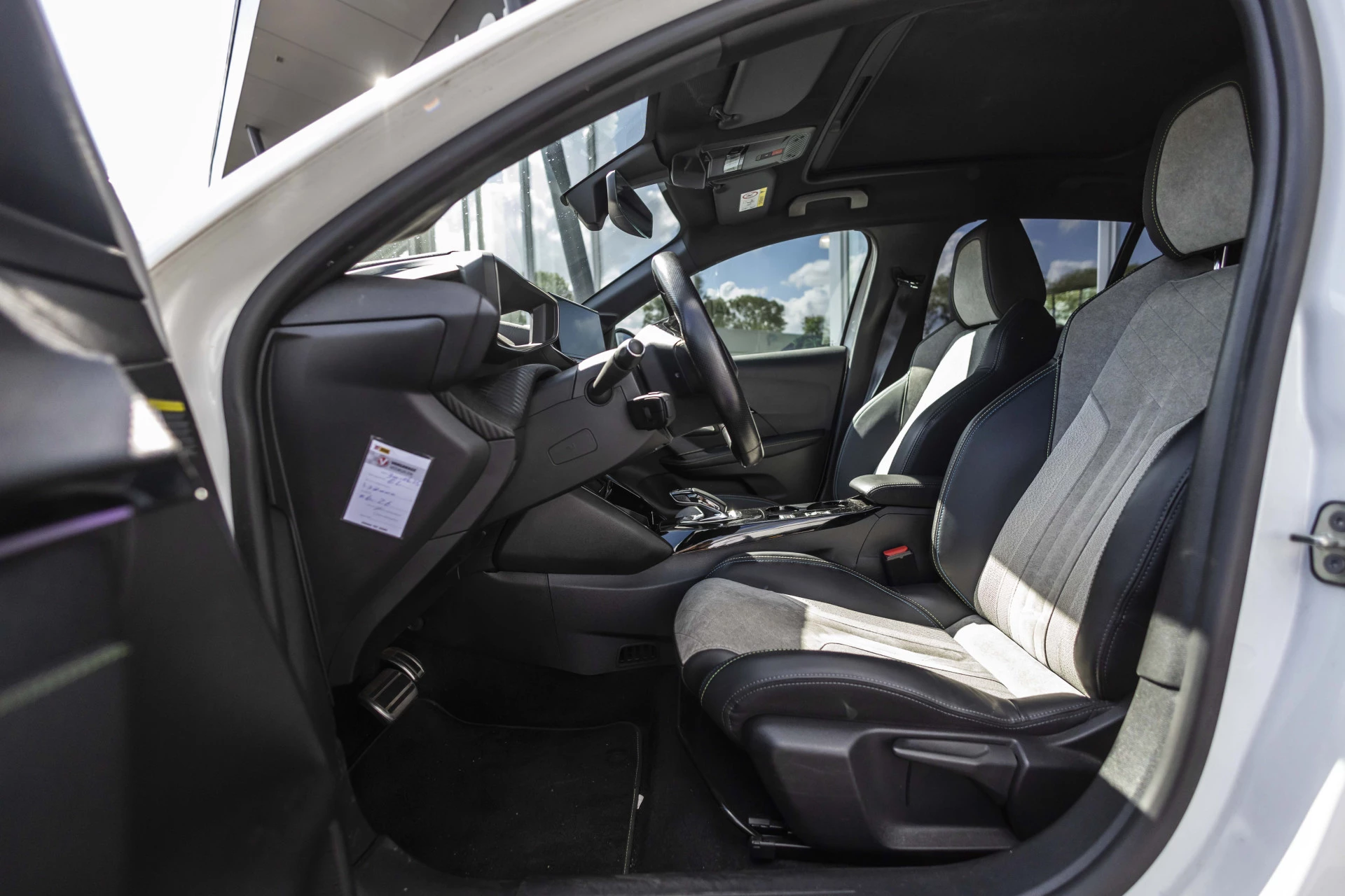 Hoofdafbeelding Peugeot e-208