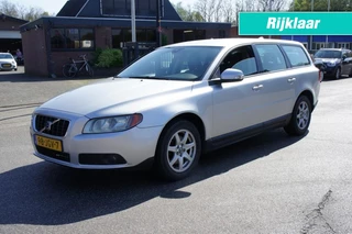 Hoofdafbeelding Volvo V70 Volvo V70 2.4D LIMITED EDITION LEDER/NAVI/PDC KEURIGE STAAT