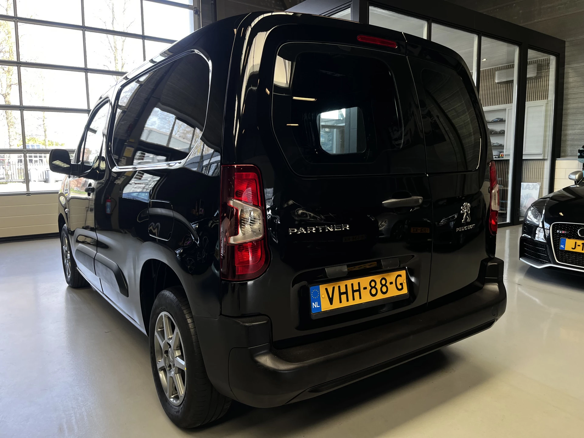 Hoofdafbeelding Peugeot Partner