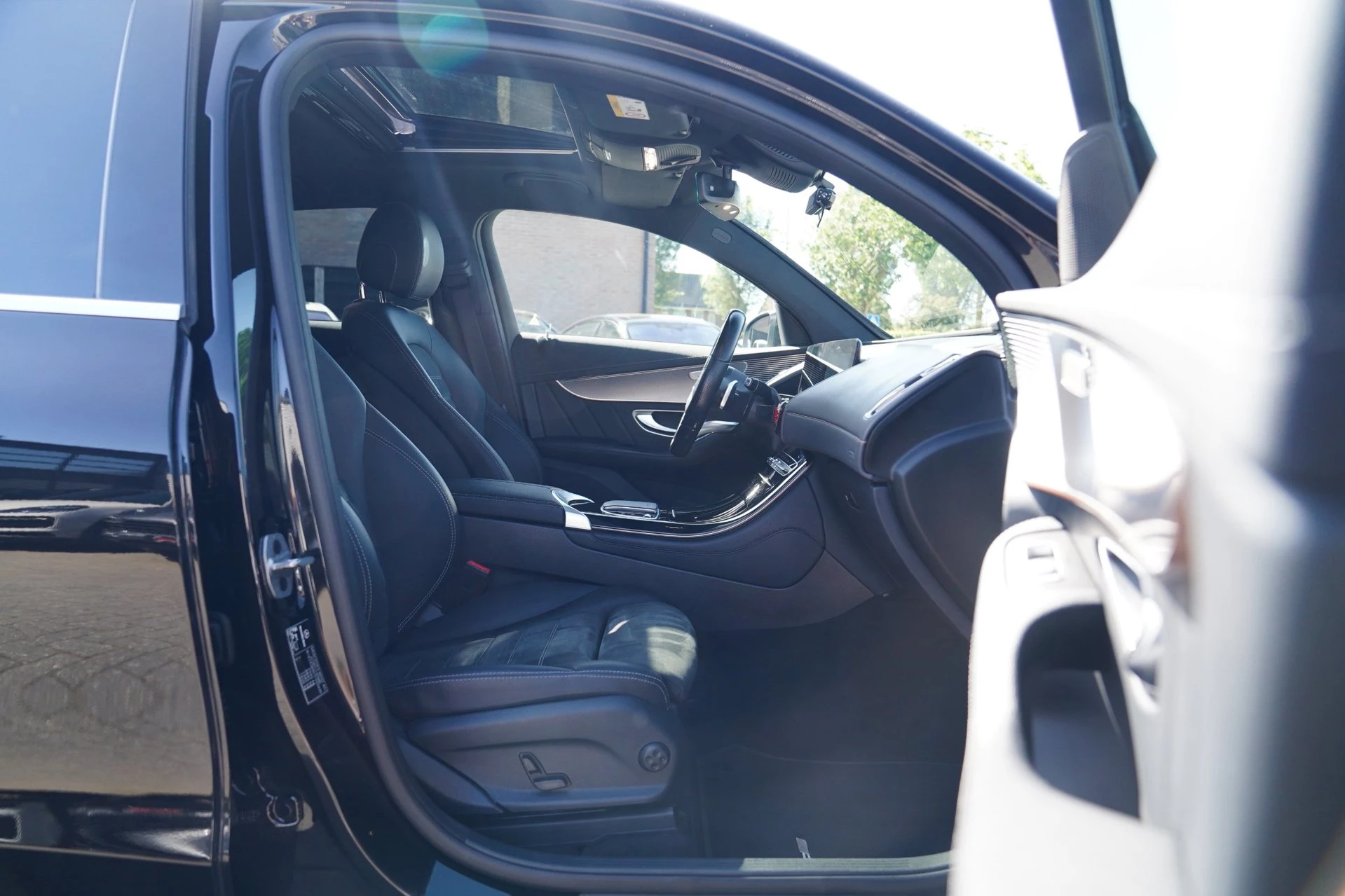 Hoofdafbeelding Mercedes-Benz EQC